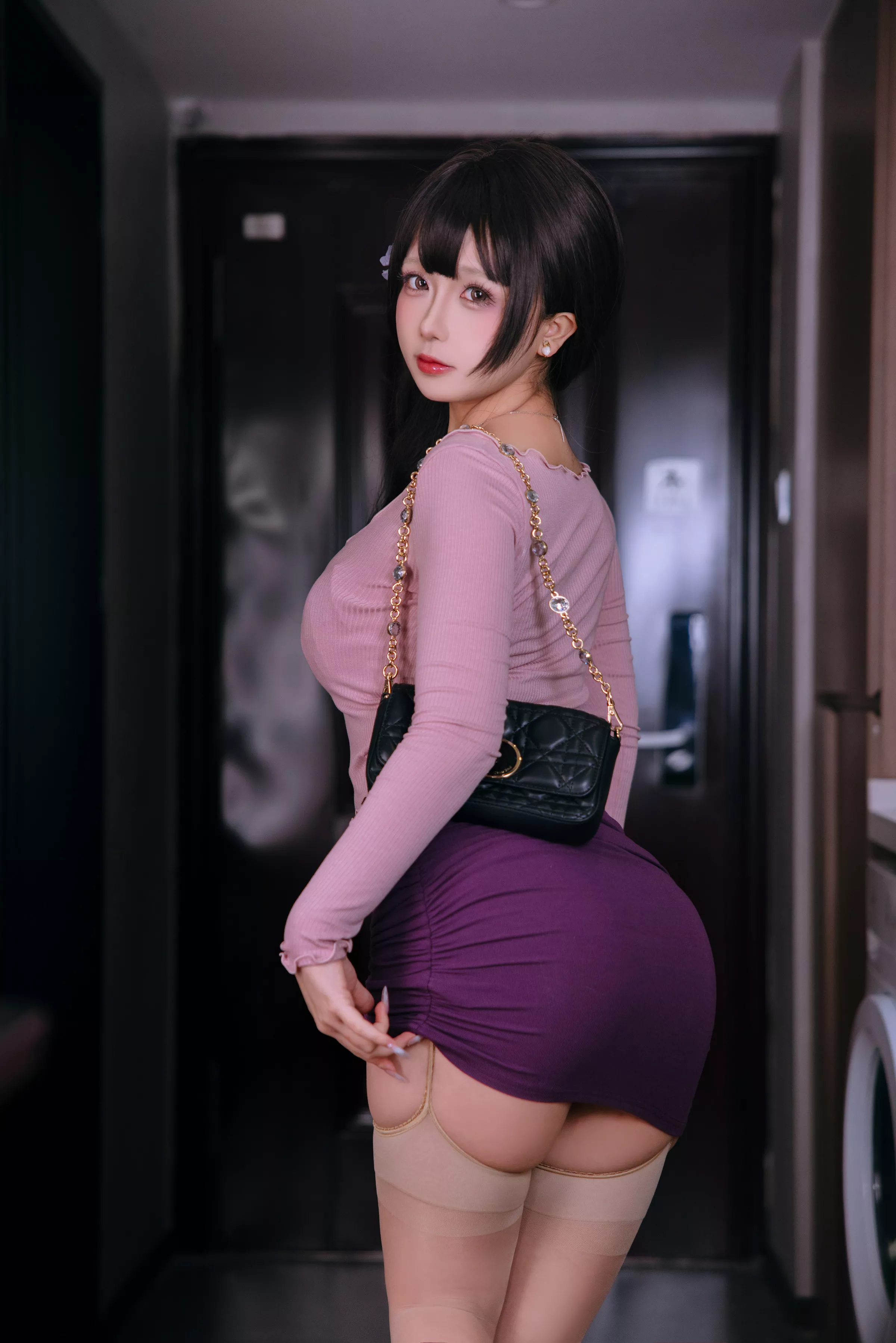 Xgyw.Org_Cosplay美女日奈娇小妈主题私房性感紫色薄纱裙露性感内衣配超薄肉丝秀丰腴身材诱惑写真175P