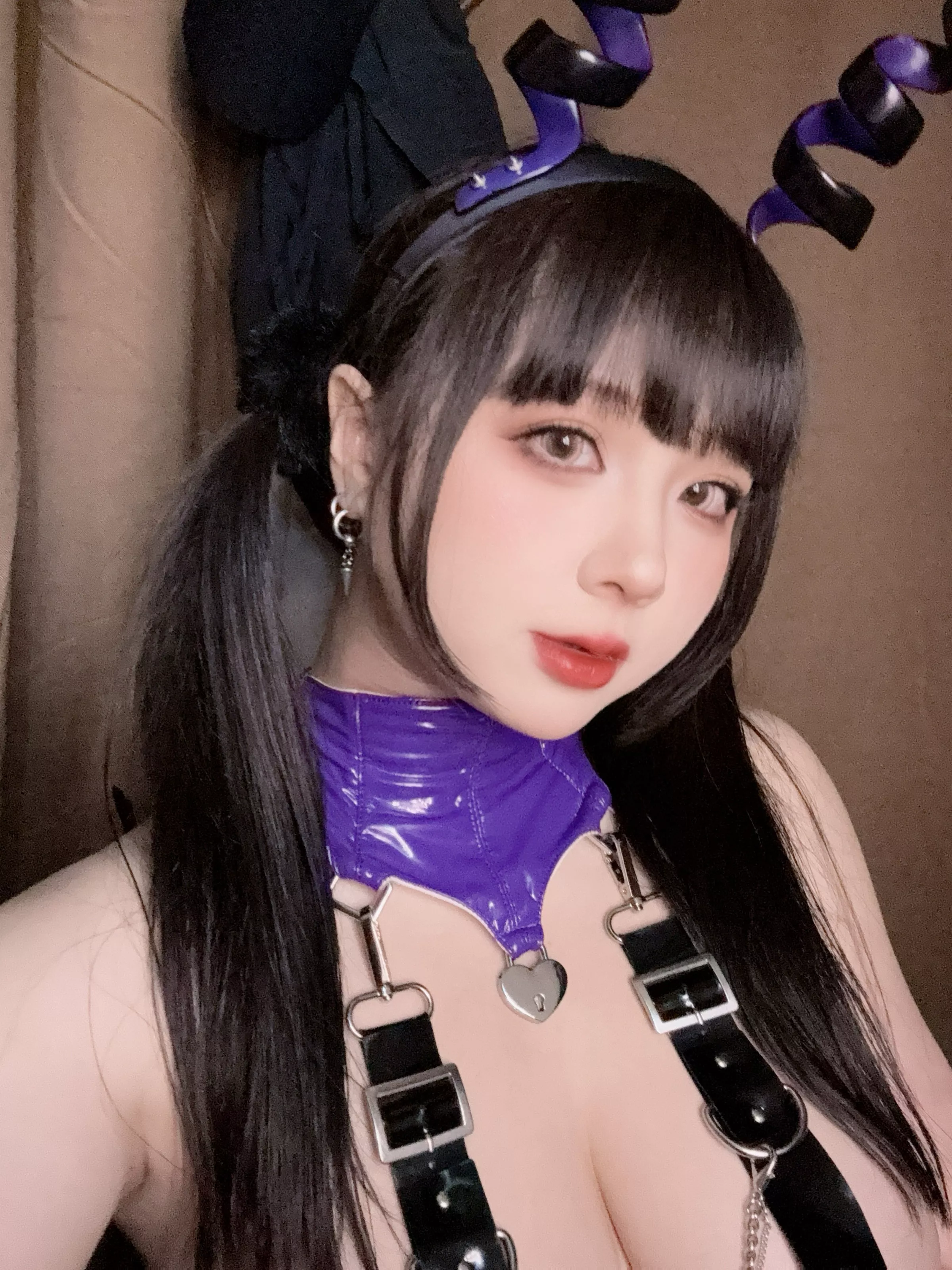 Xgyw.Org_网络美女皮皮奶可可爱了啦赛博魅魔主题性感紫色皮质情趣服饰秀丰满身材惹火诱惑写真100P