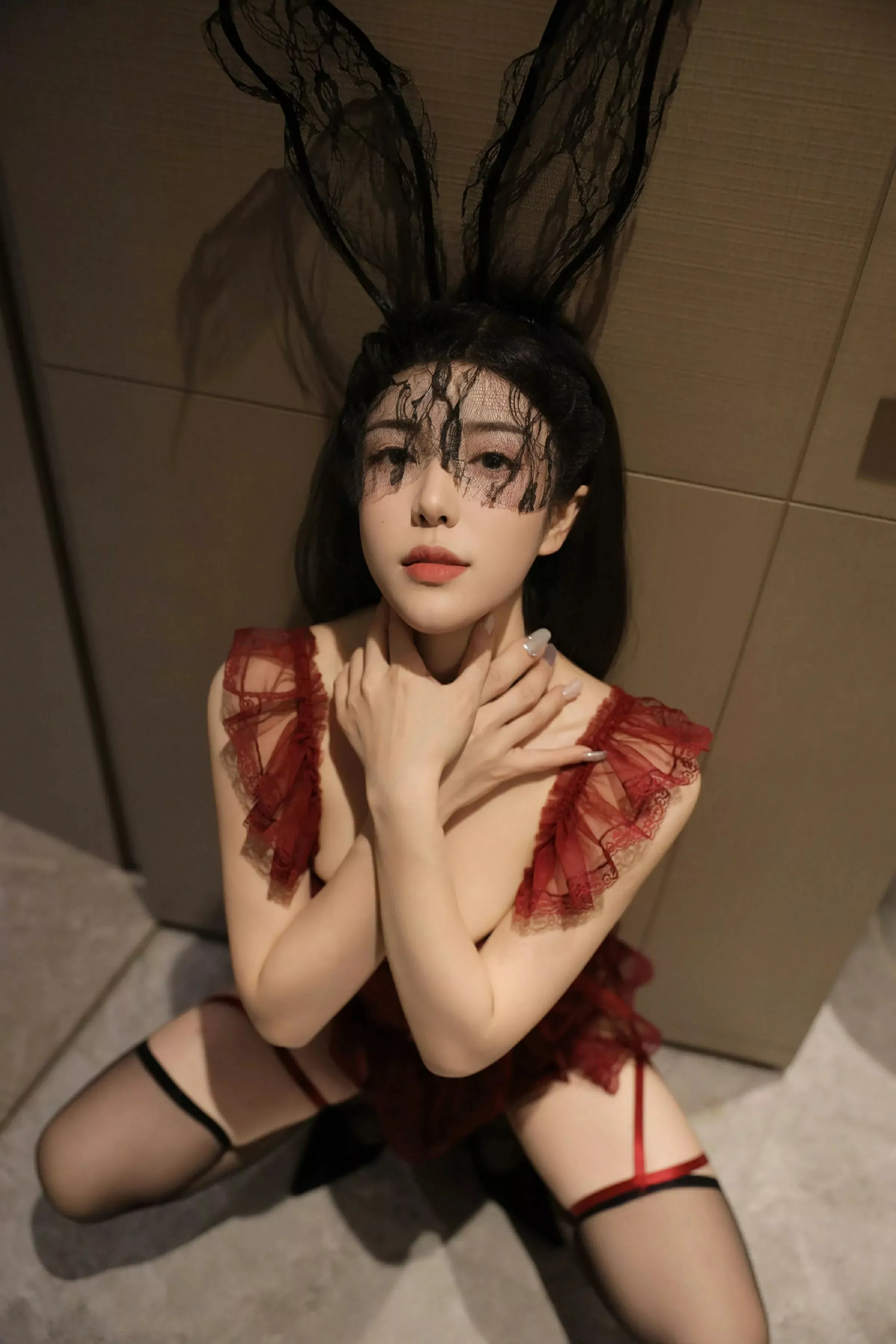 Xgyw.Org_[XiuRen秀人网]No.10386_新人模特李安妮性感红色情趣内衣配黑丝吊袜秀丰腴身材诱惑写真80P