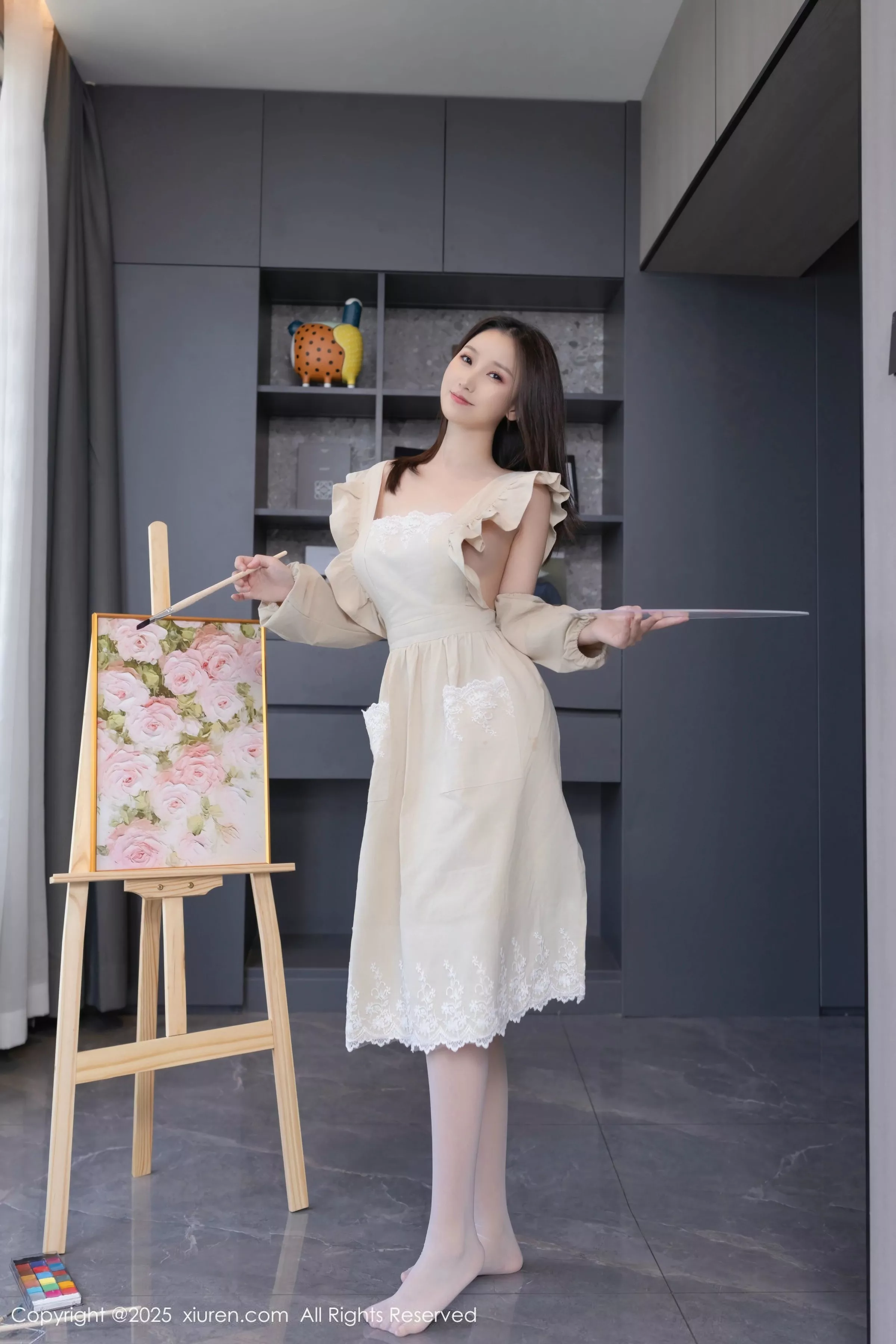 Xgyw.Org_XiuRen第10308期_模特杏子Yada画家主题性感白色内衣配白丝袜秀曼妙身姿诱惑写真81P