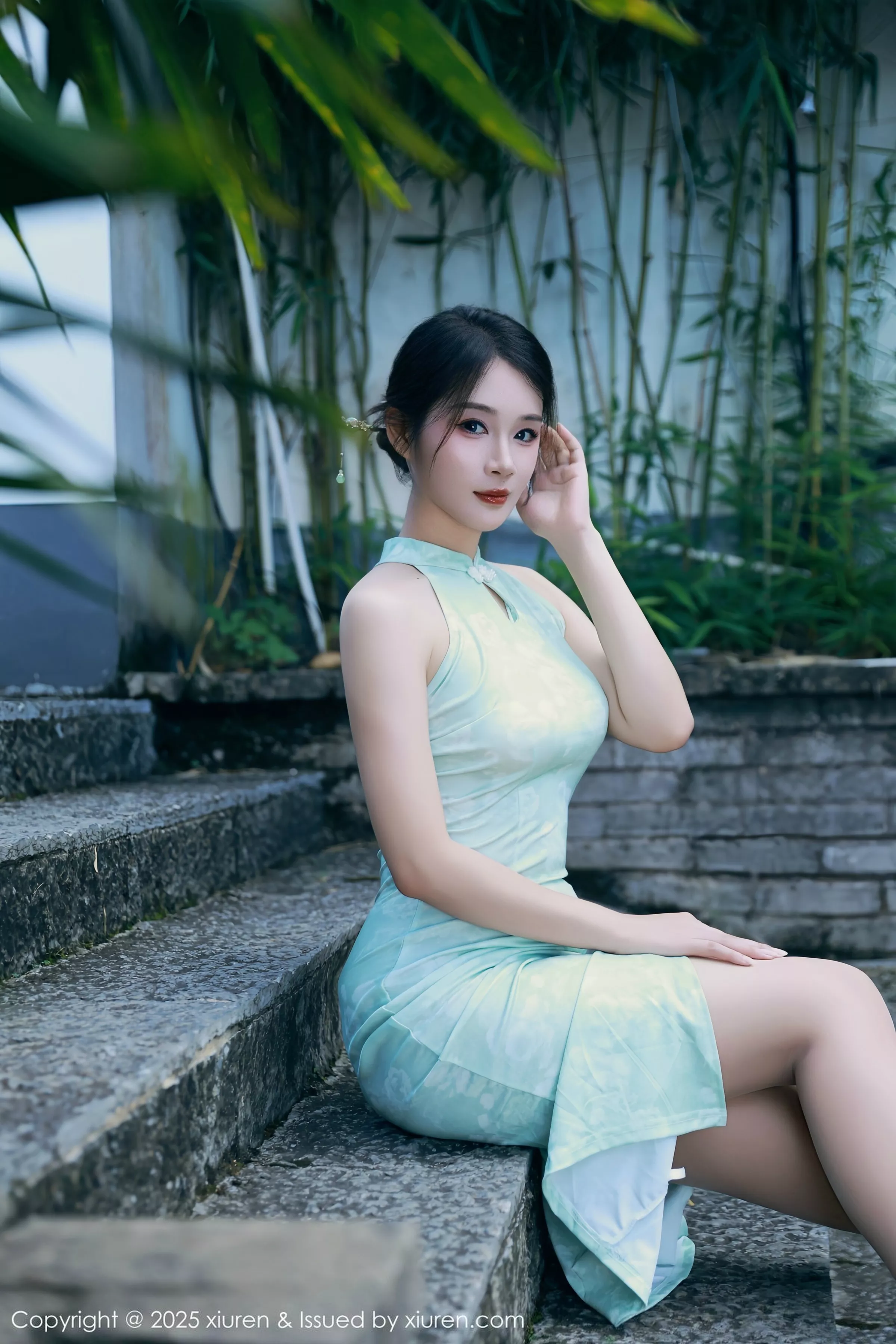 Xgyw.Org_[XiuRen秀人网]No.10538_模特南乔性感浅绿色旗袍服饰配超薄无内肉丝秀完美身材诱惑写真84P
