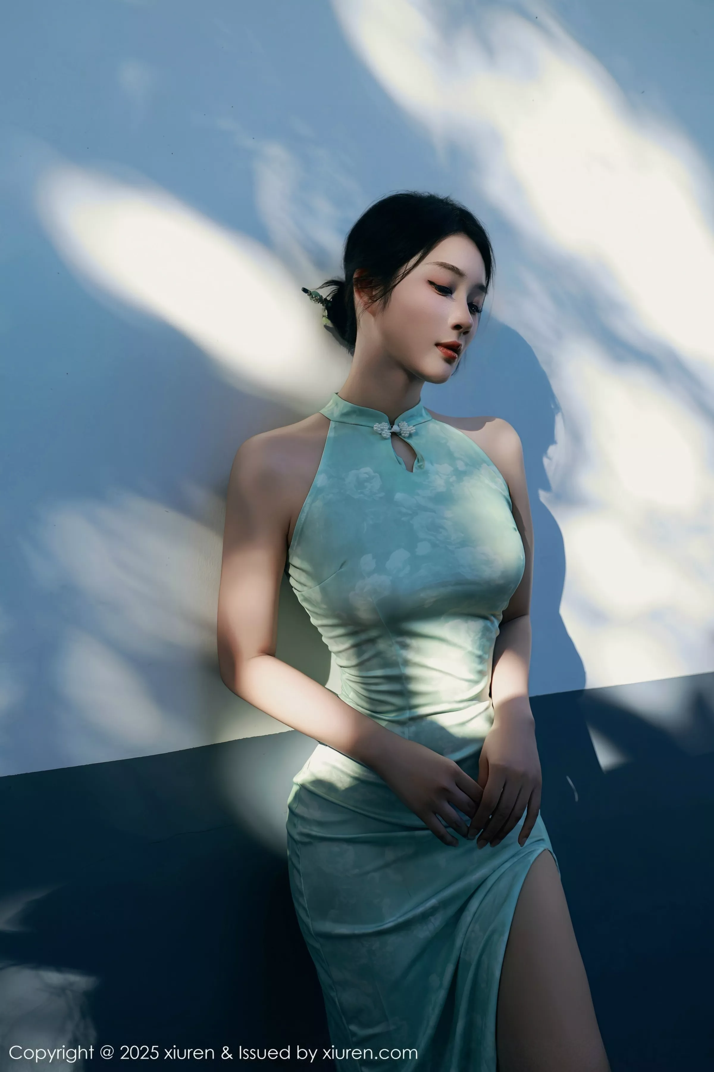 Xgyw.Org_[XiuRen秀人网]No.10538_模特南乔性感浅绿色旗袍服饰配超薄无内肉丝秀完美身材诱惑写真84P