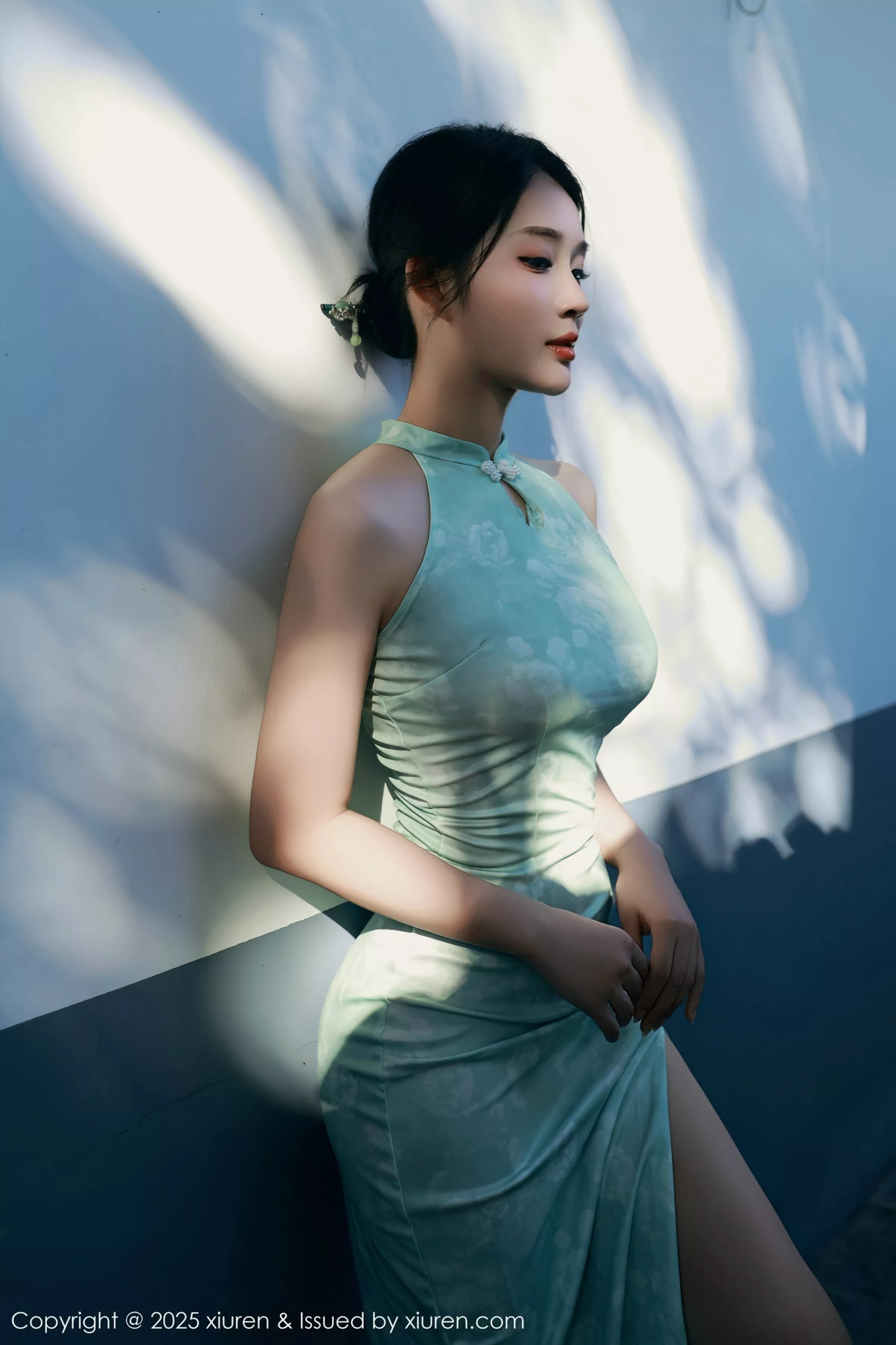 Xgyw.Org_[XiuRen秀人网]No.10538_模特南乔性感浅绿色旗袍服饰配超薄无内肉丝秀完美身材诱惑写真84P
