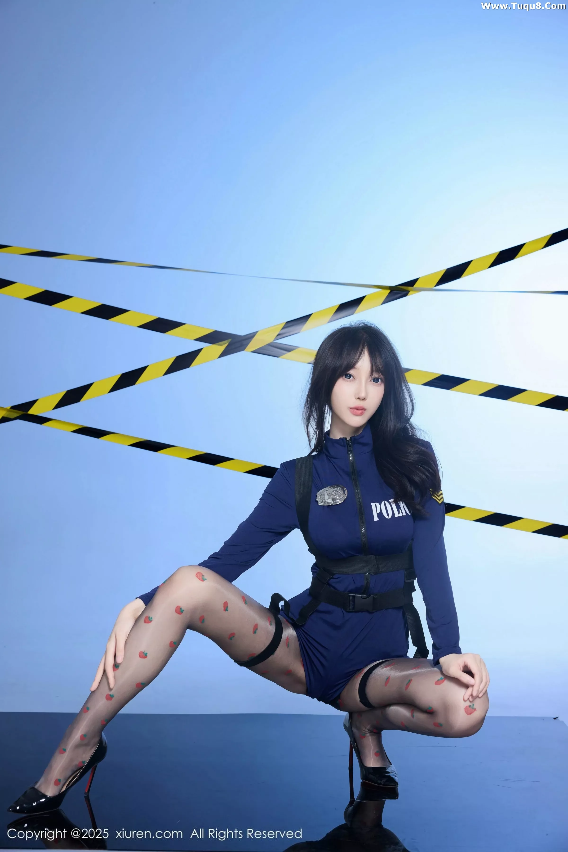 Xgyw.Org_[XiuRen秀人网]No.10544_模特玥儿玥er性感制服配草莓黑丝+胶带裹身秀曼妙身姿诱惑写真68P