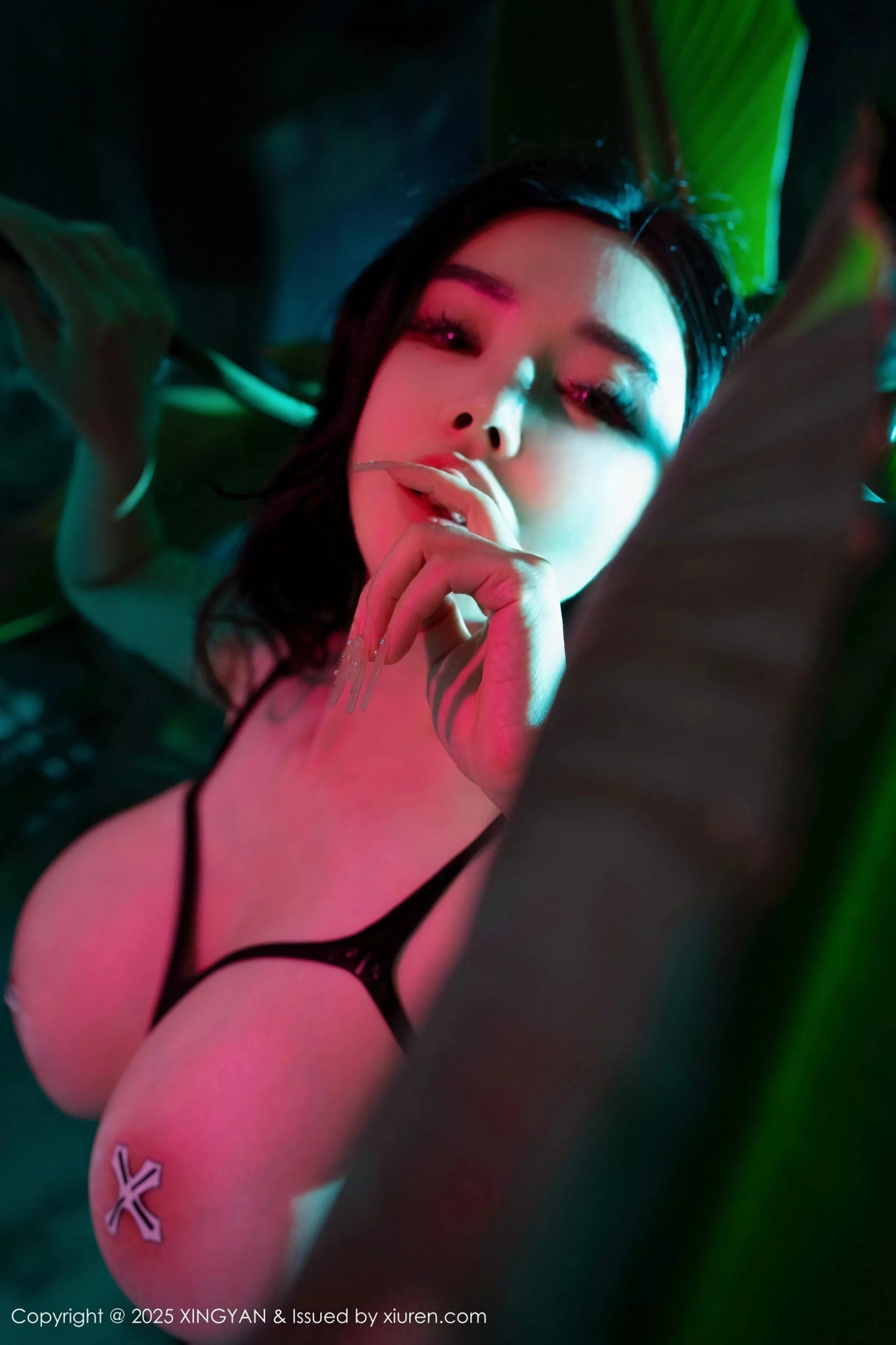 Xgyw.Org_[XINGYAN星颜社]VOL.359_模特潘思沁性感黑色情趣内衣配超薄黑丝秀巨乳肥臀惹火诱惑写真77P