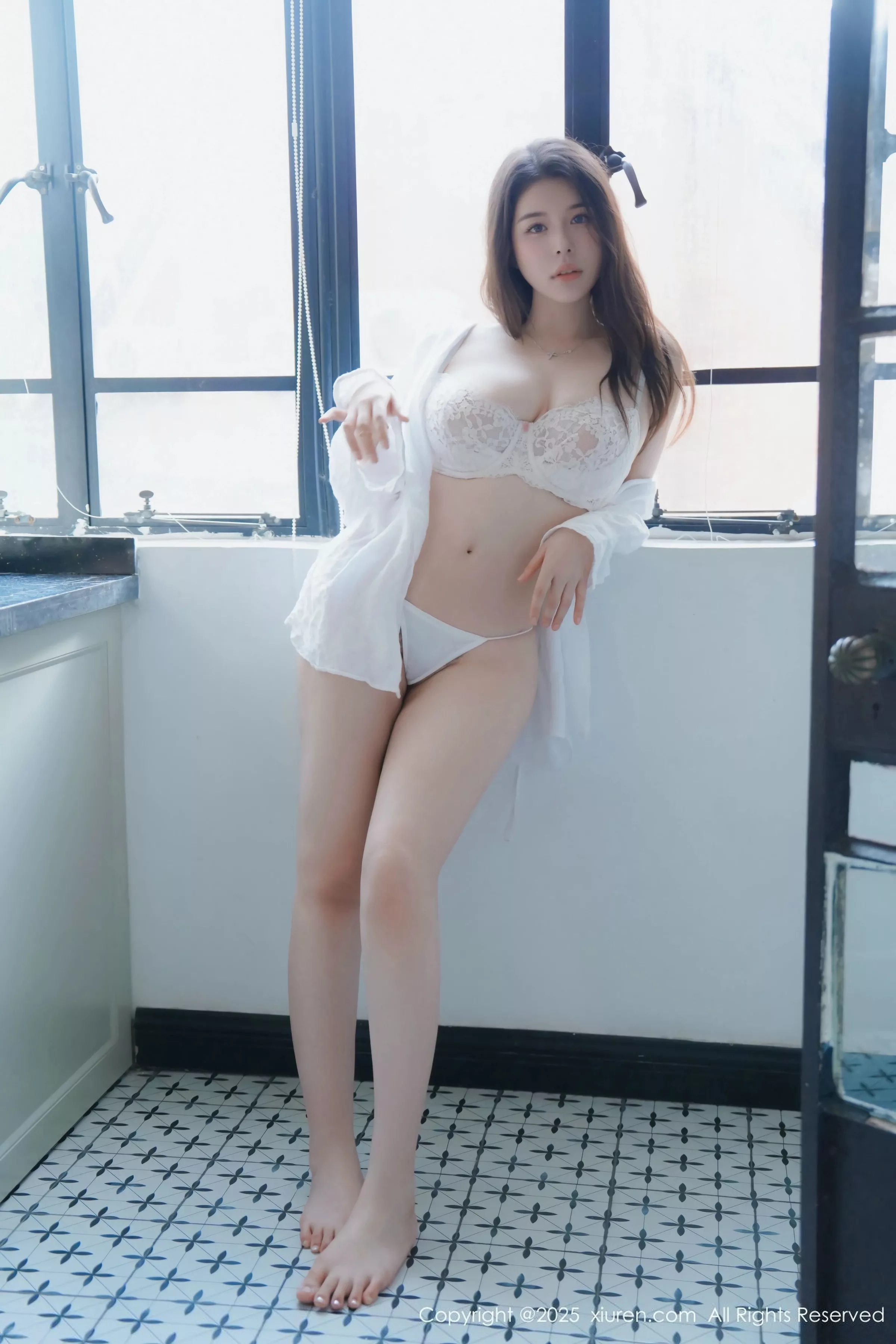 Xgyw.Org_[XiuRen秀人网]No.10455_模特林若凡F性感白衬衣露白色情趣内衣秀丰腴身材惹火诱惑写真50P