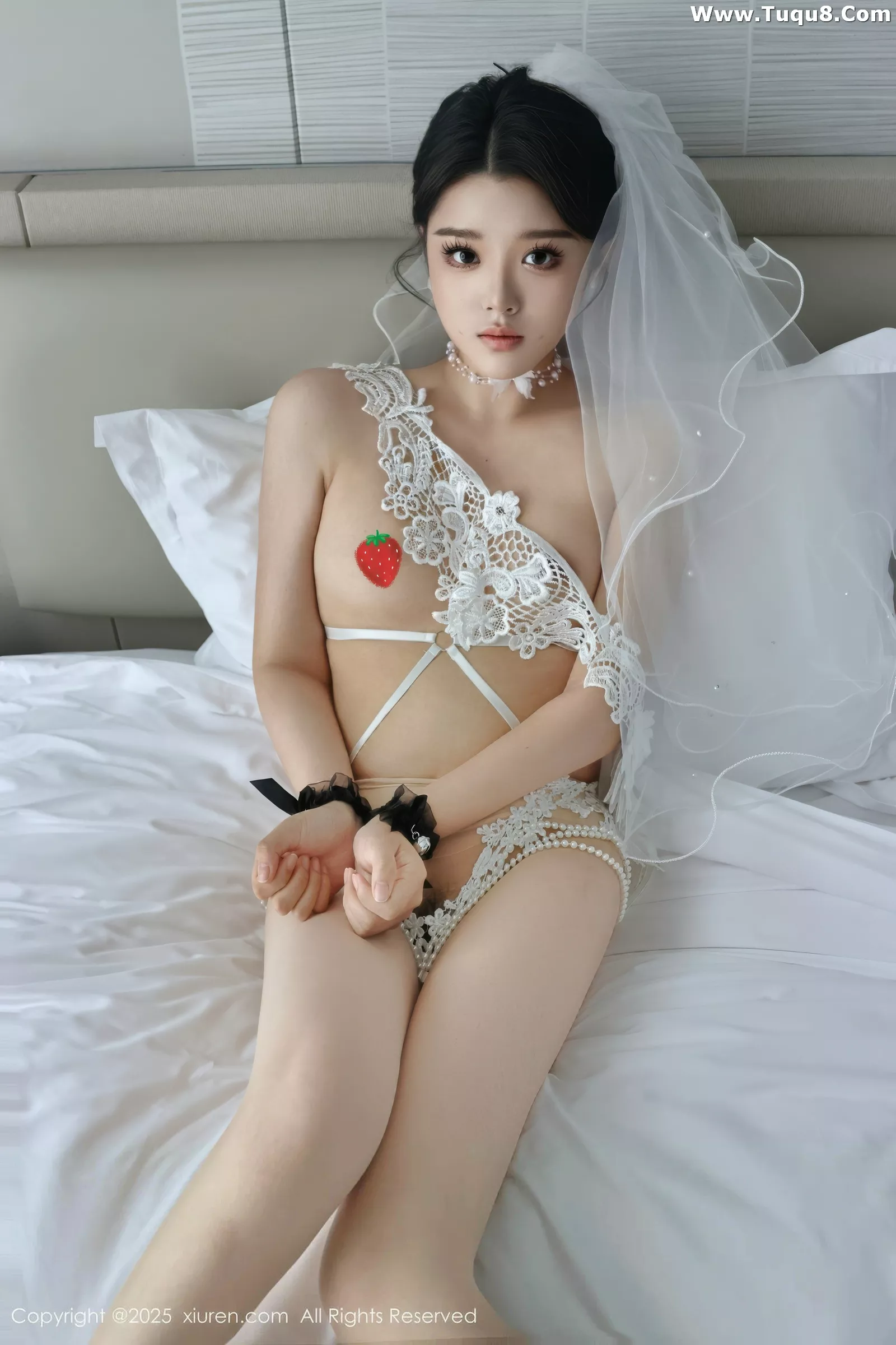 Xgyw.Org_[XiuRen秀人网]No.10559_新人模特糯梨子性感白色情趣婚纱配白色丝袜秀曼妙身姿诱惑写真70P