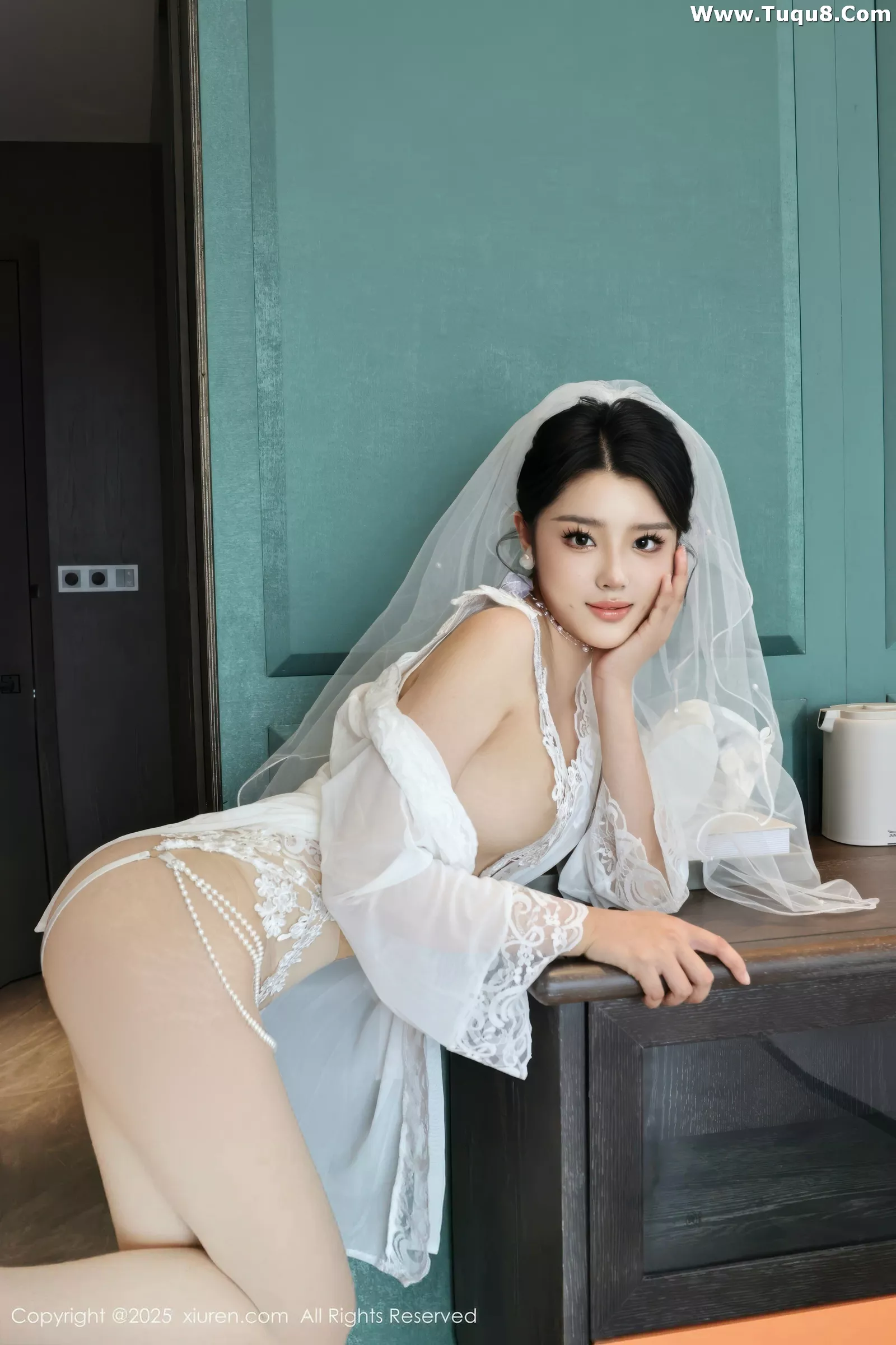 Xgyw.Org_[XiuRen秀人网]No.10559_新人模特糯梨子性感白色情趣婚纱配白色丝袜秀曼妙身姿诱惑写真70P