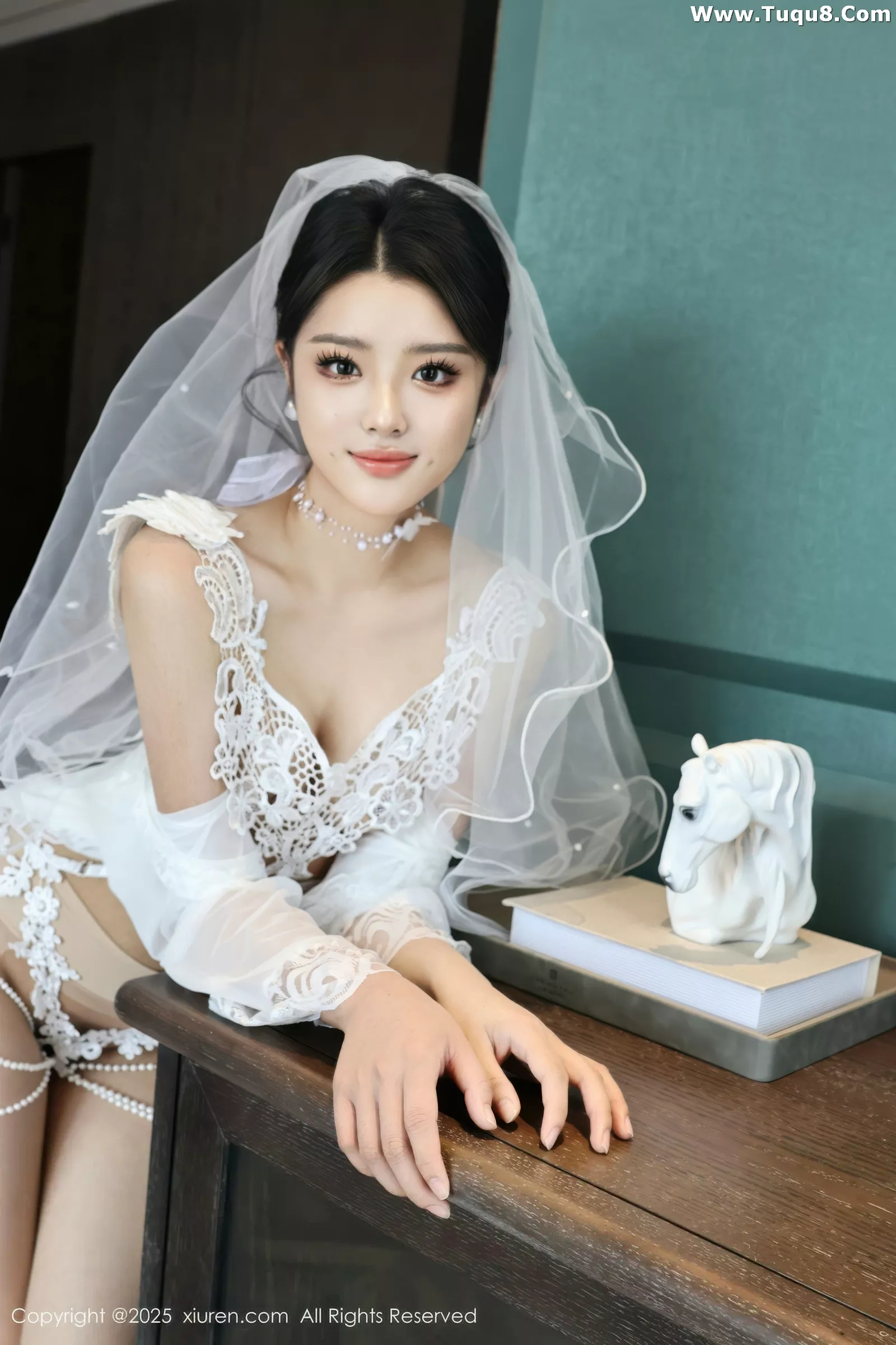 Xgyw.Org_[XiuRen秀人网]No.10559_新人模特糯梨子性感白色情趣婚纱配白色丝袜秀曼妙身姿诱惑写真70P