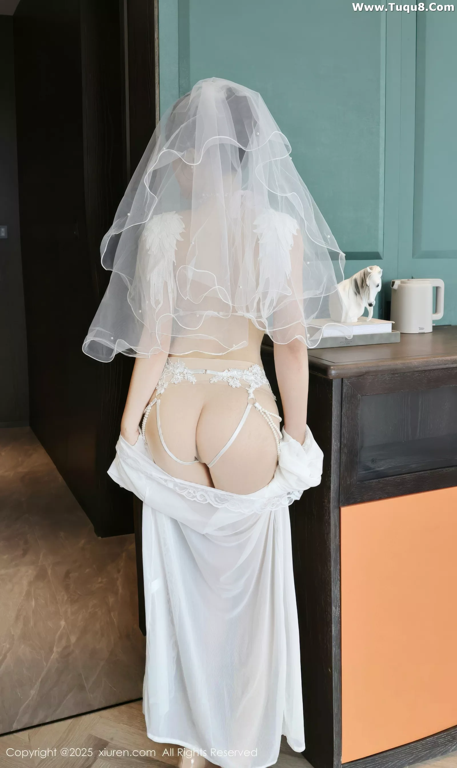 Xgyw.Org_[XiuRen秀人网]No.10559_新人模特糯梨子性感白色情趣婚纱配白色丝袜秀曼妙身姿诱惑写真70P
