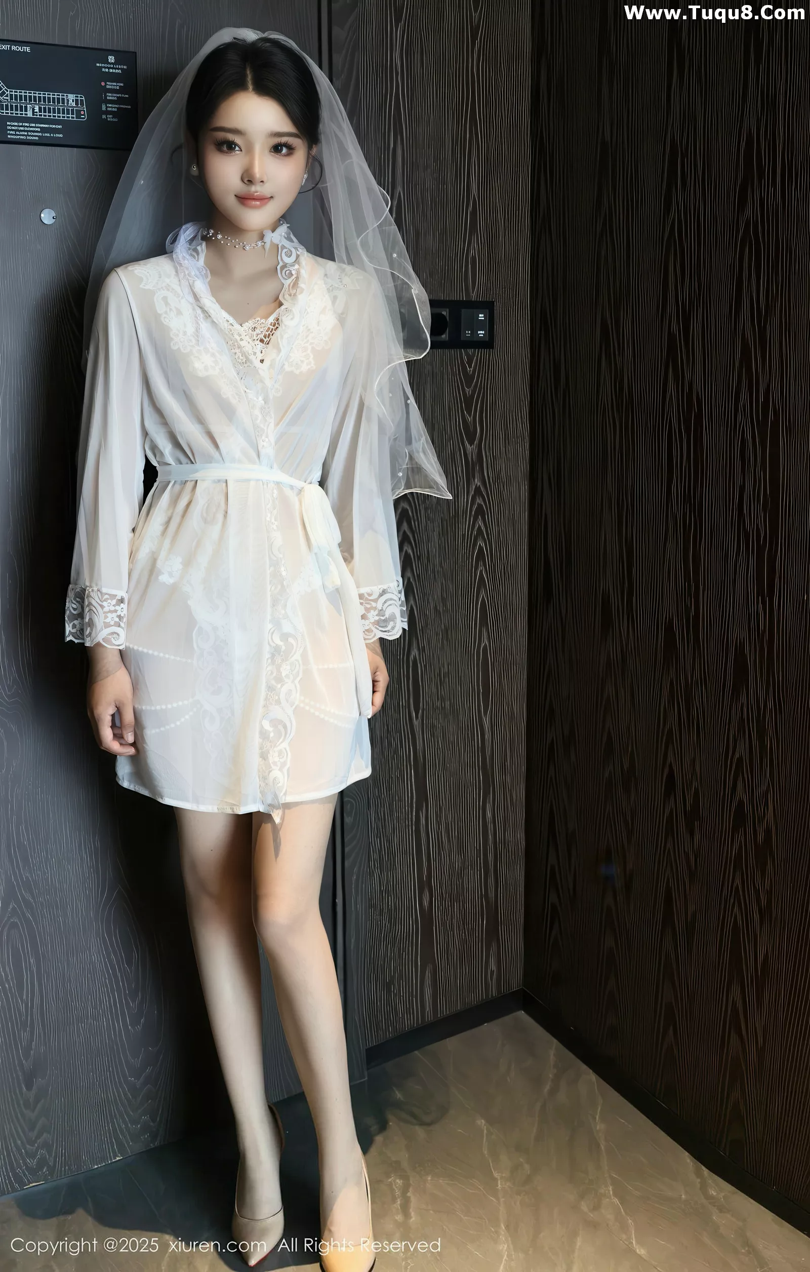 Xgyw.Org_[XiuRen秀人网]No.10559_新人模特糯梨子性感白色情趣婚纱配白色丝袜秀曼妙身姿诱惑写真70P
