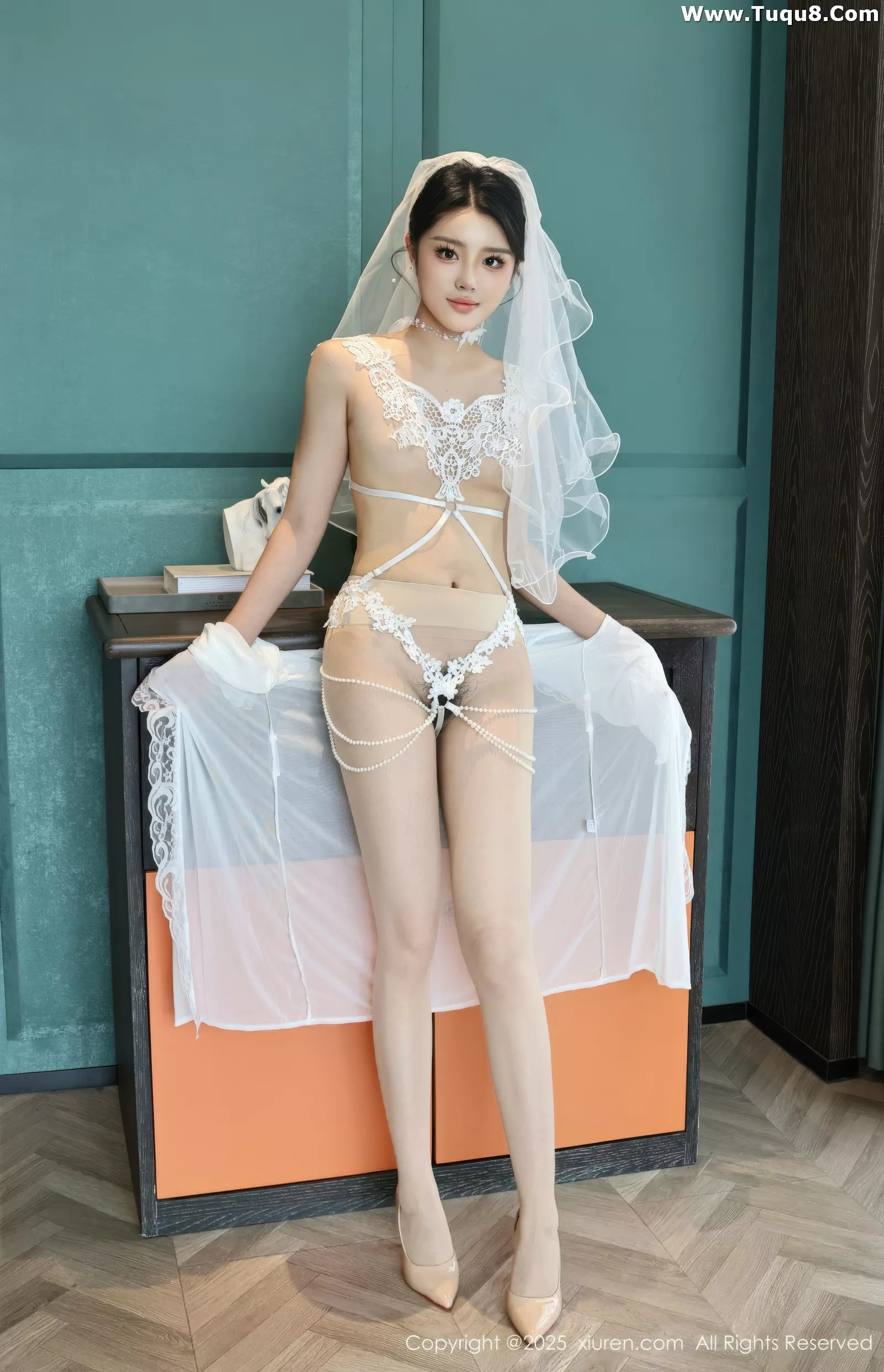 Xgyw.Org_[XiuRen秀人网]No.10559_新人模特糯梨子性感白色情趣婚纱配白色丝袜秀曼妙身姿诱惑写真70P