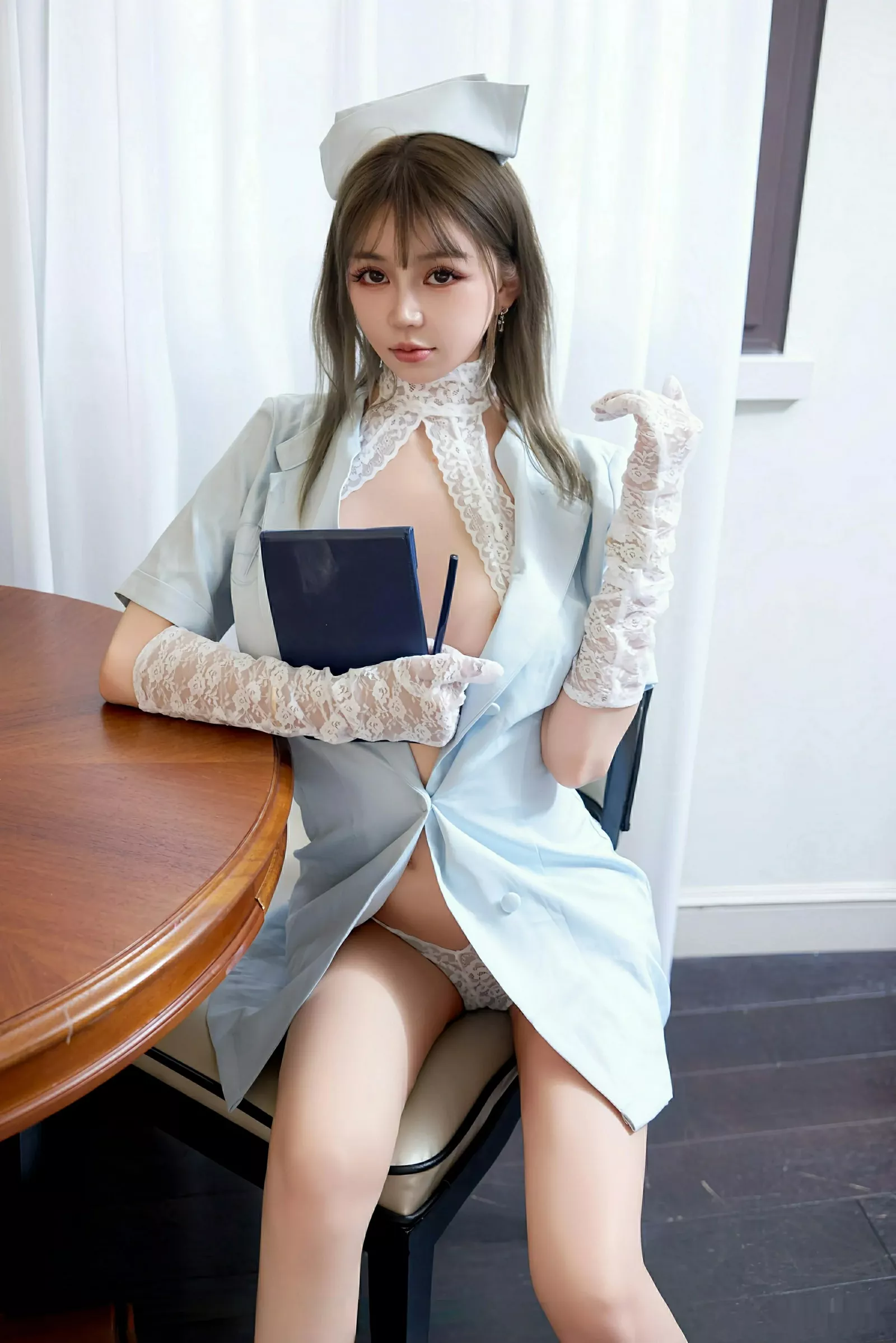 Xgyw.Org_[XiuRen秀人网]No.10570_模特Zoe柚柚性感蓝色护士服露白色情趣内衣秀凹凸身材诱惑写真73P