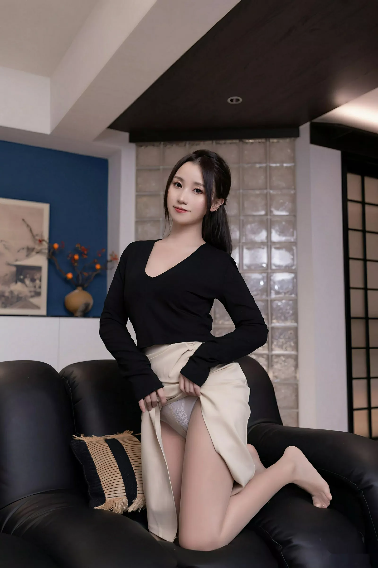 Xgyw.Org_[XiuRen秀人网]No.10576_模特杏子Yada性感黑色OL服饰露白色蕾丝内衣秀曼妙身姿诱惑写真81P