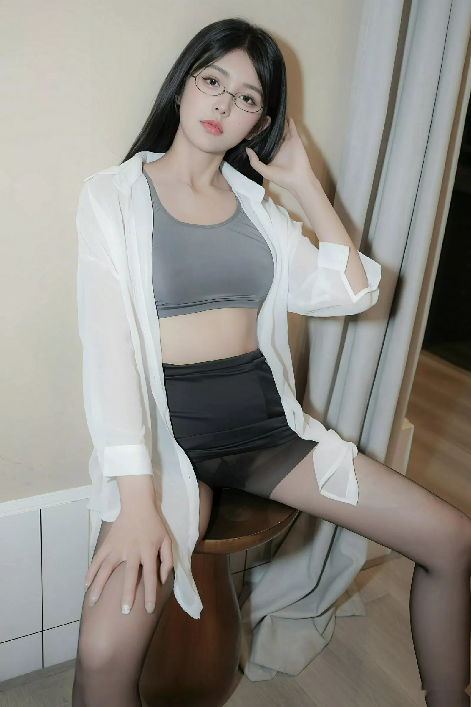 Xgyw.Org_[XiuRen秀人网]No.10601_模特美少女@性感白色衬衫配超薄无内黑丝秀柔美身姿诱惑写真51P