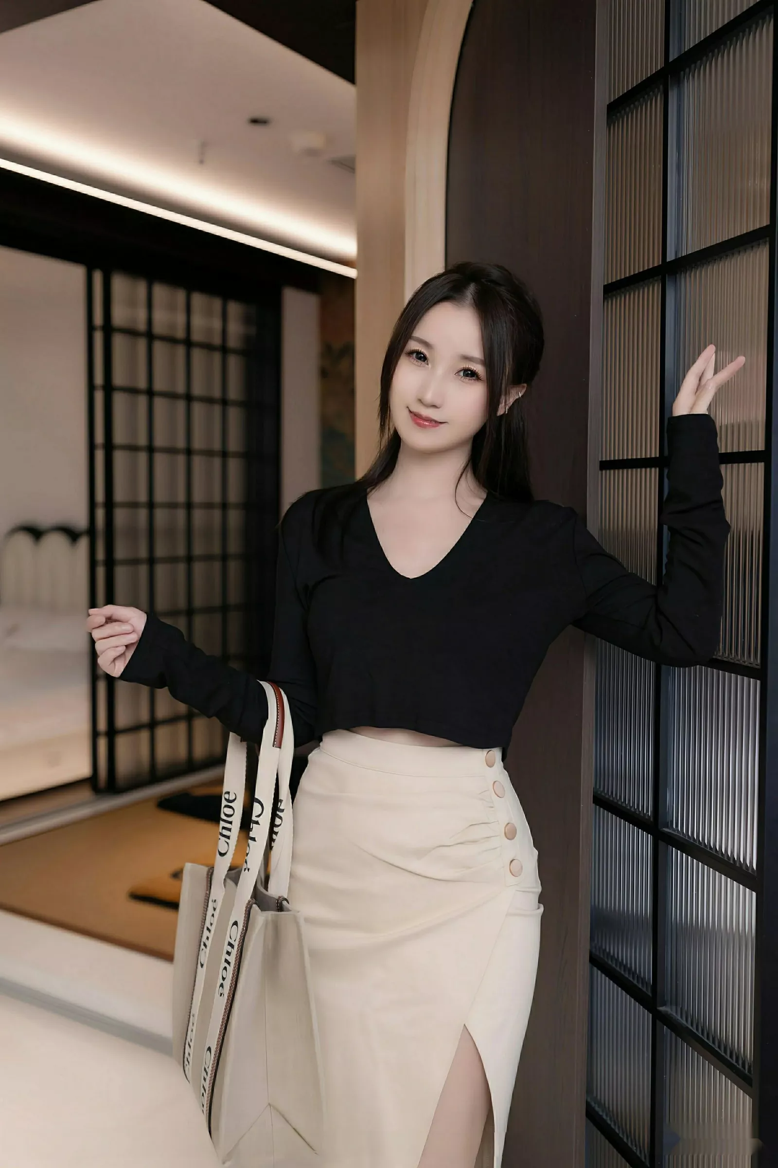 Xgyw.Org_[XiuRen秀人网]No.10576_模特杏子Yada性感黑色OL服饰露白色蕾丝内衣秀曼妙身姿诱惑写真81P