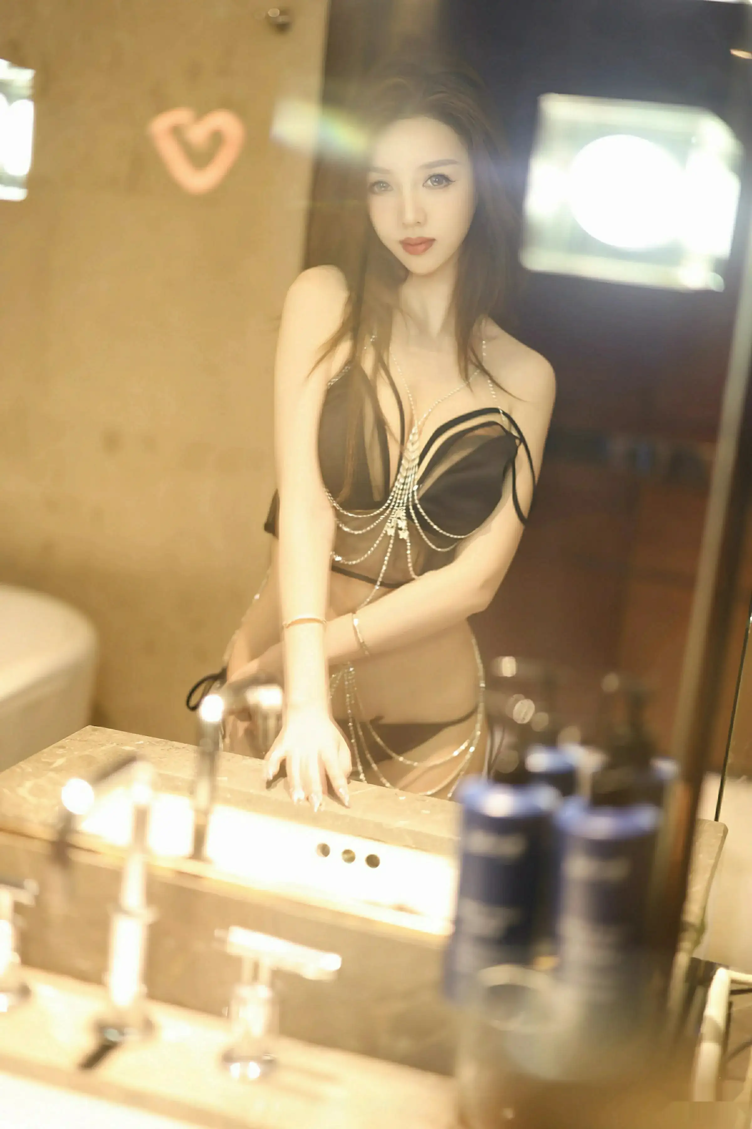 Xgyw.Org_[YouMi尤蜜荟]Vol.1156_新人模特桃桃·夭夭twins黑色长裙露黑色内衣秀曼妙身材诱惑写真70P