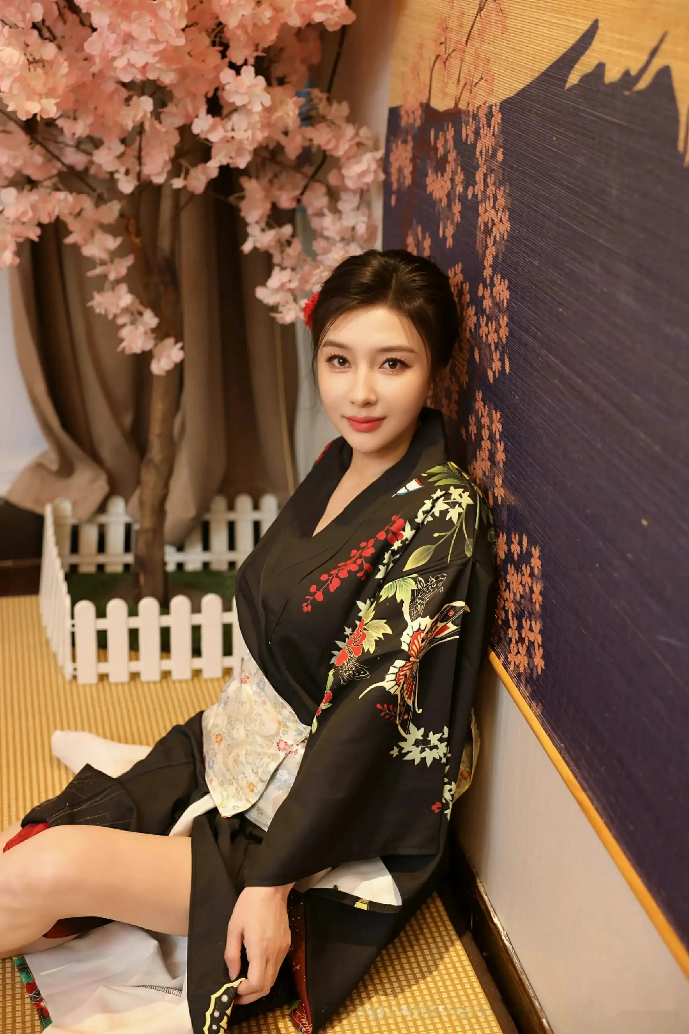 Xgyw.Org_[XiuRen秀人网]No.10627_模特苏一诺性感日系黑色服饰露红色内衣秀曼妙身材迷人诱惑写真80P