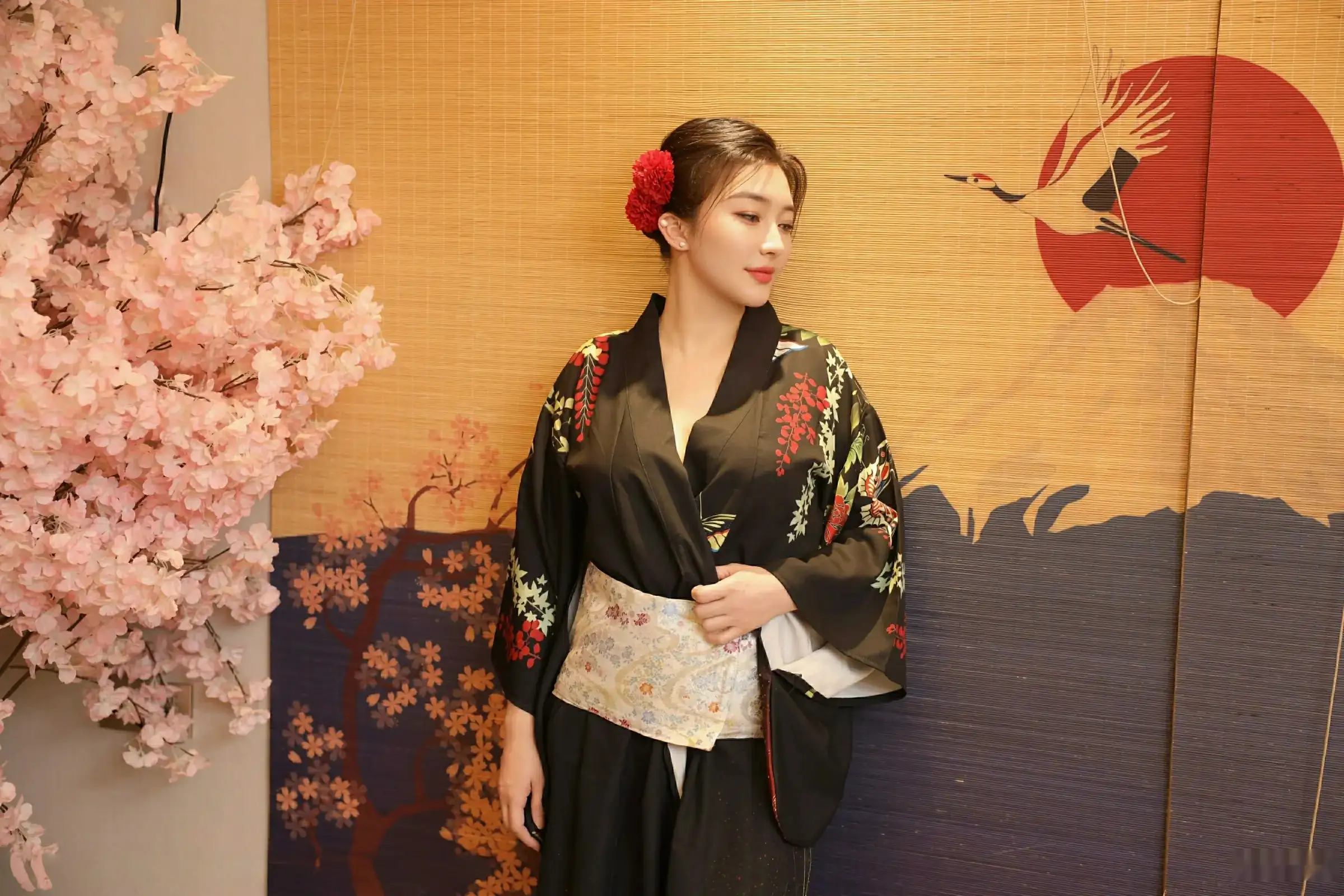 Xgyw.Org_[XiuRen秀人网]No.10627_模特苏一诺性感日系黑色服饰露红色内衣秀曼妙身材迷人诱惑写真80P