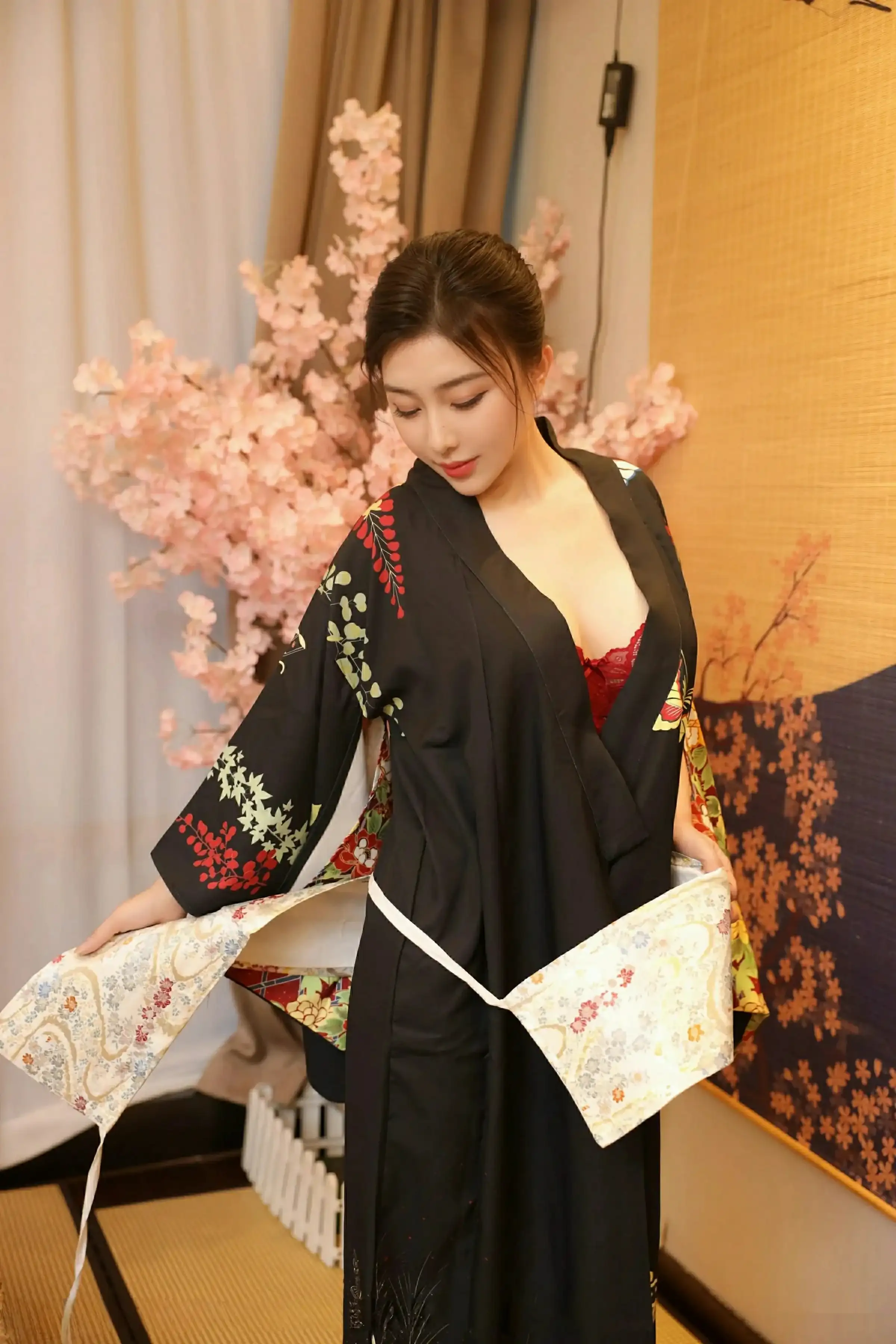 Xgyw.Org_[XiuRen秀人网]No.10627_模特苏一诺性感日系黑色服饰露红色内衣秀曼妙身材迷人诱惑写真80P
