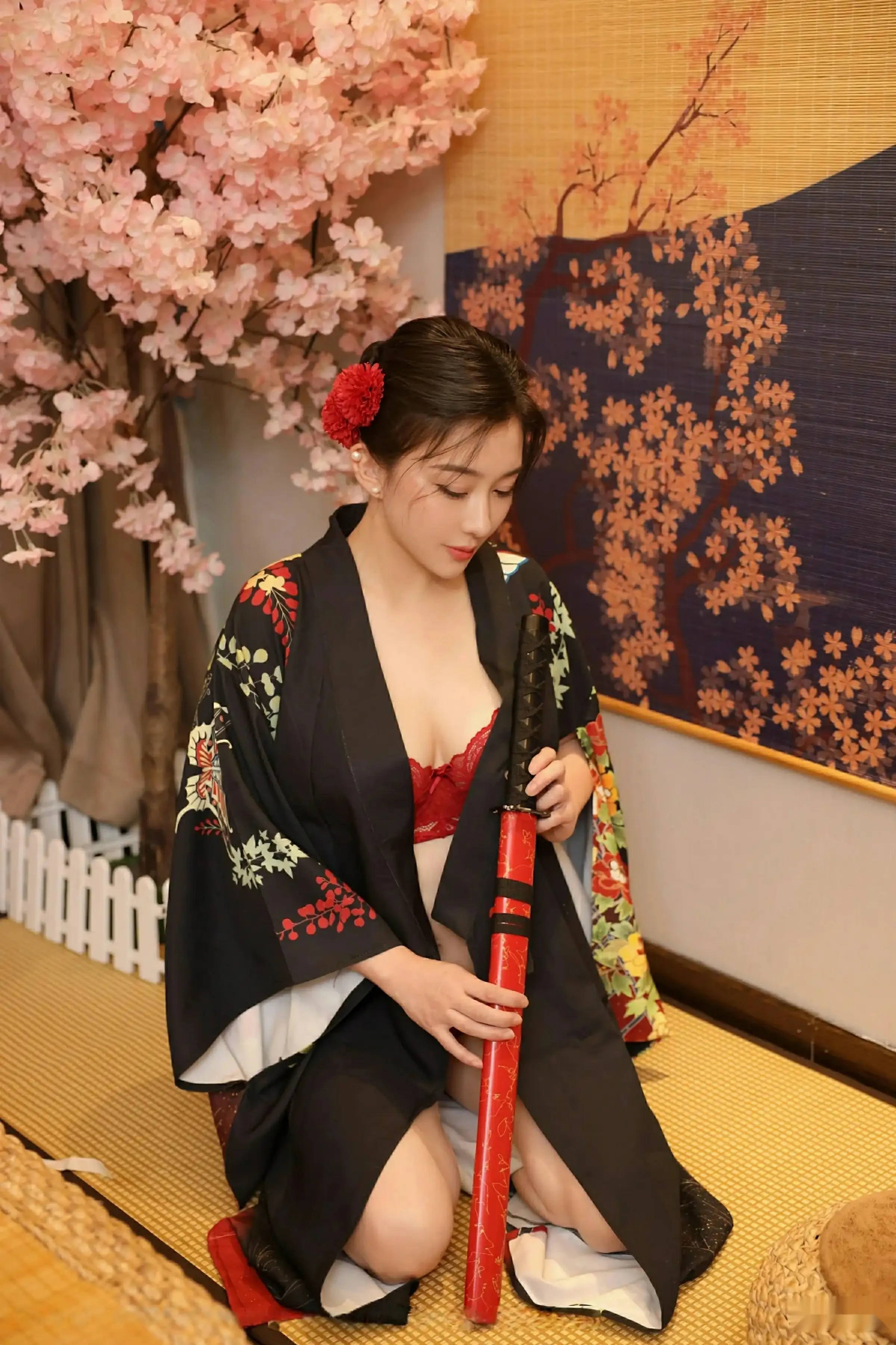 Xgyw.Org_[XiuRen秀人网]No.10627_模特苏一诺性感日系黑色服饰露红色内衣秀曼妙身材迷人诱惑写真80P