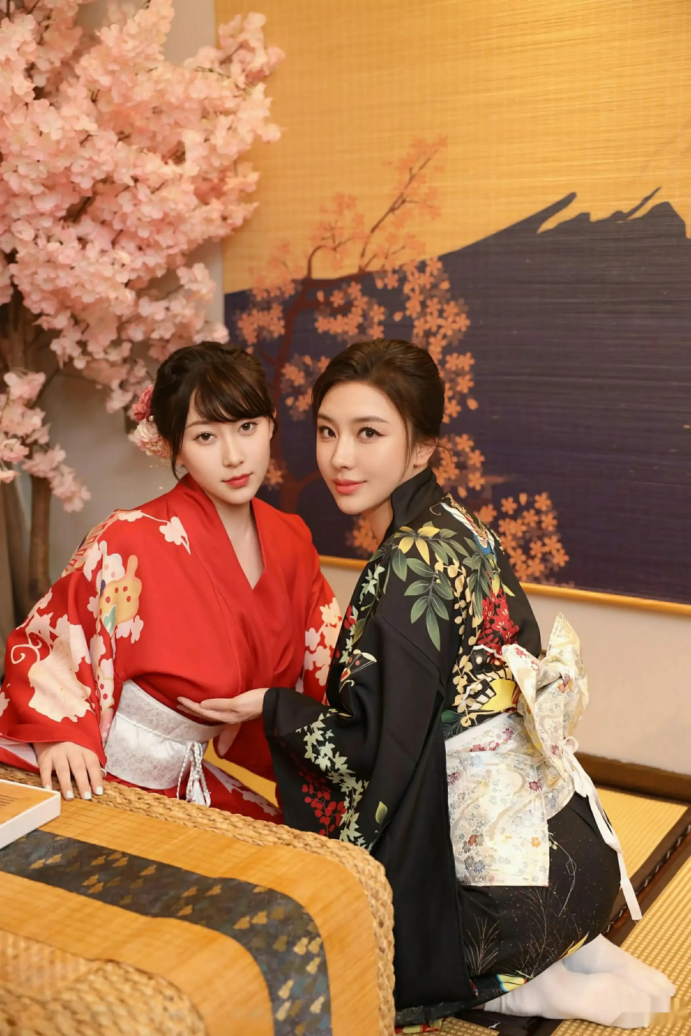 Xgyw.Org_[XiuRen秀人网]No.10627_模特苏一诺性感日系黑色服饰露红色内衣秀曼妙身材迷人诱惑写真80P