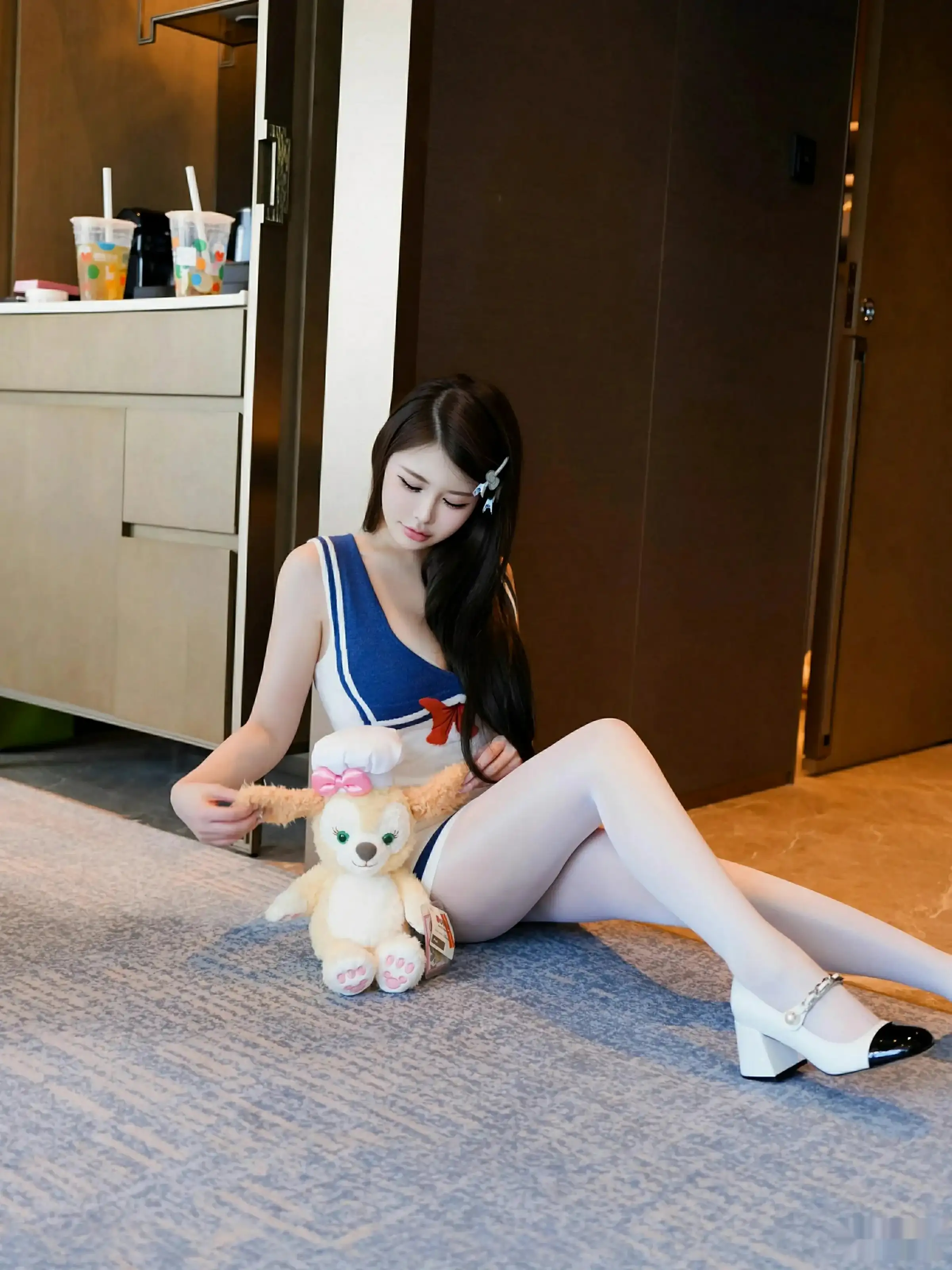 Xgyw.Org_[XiuRen秀人网]No.10628_模特甜妮性感连衣短裙露粉色内衣配白色丝袜秀丰腴身材诱惑写真71P
