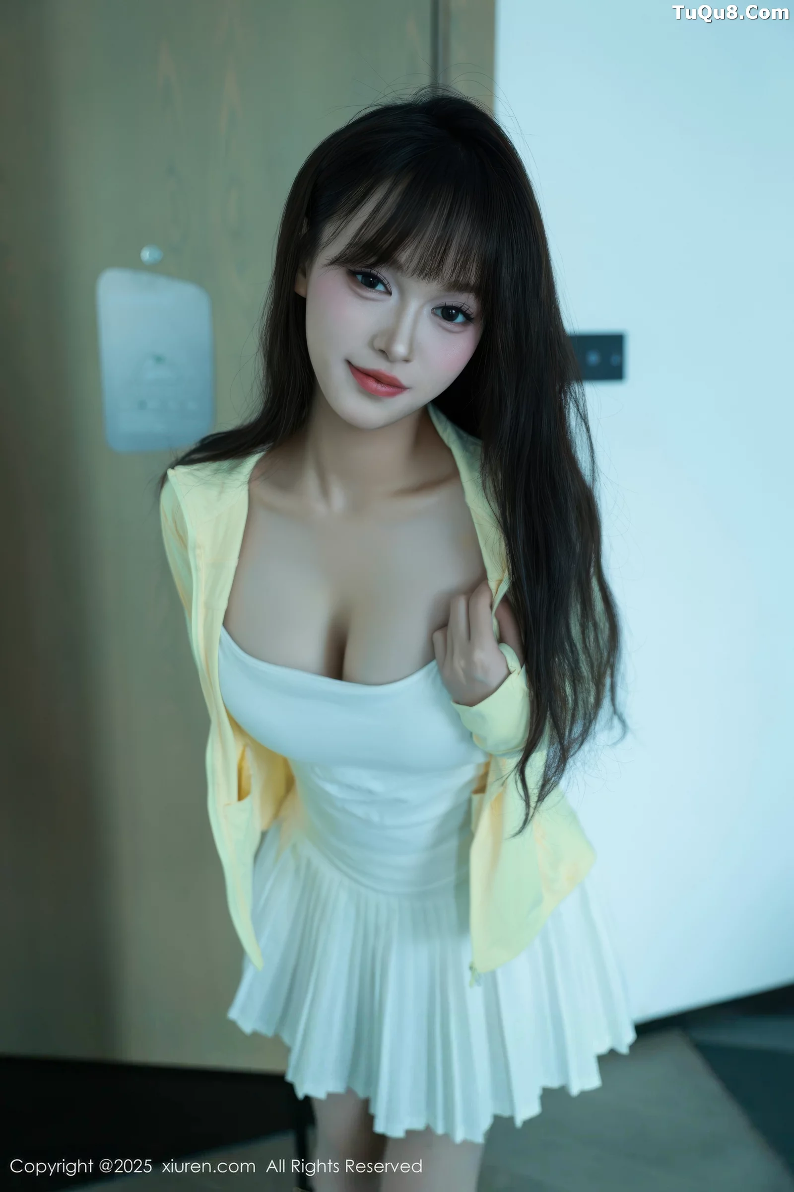 Xgyw.Org_[XiuRen秀人网]No.10702_模特糯咪性感白色低胸连衣短裙配白色丝袜秀完美身材诱惑写真82P
