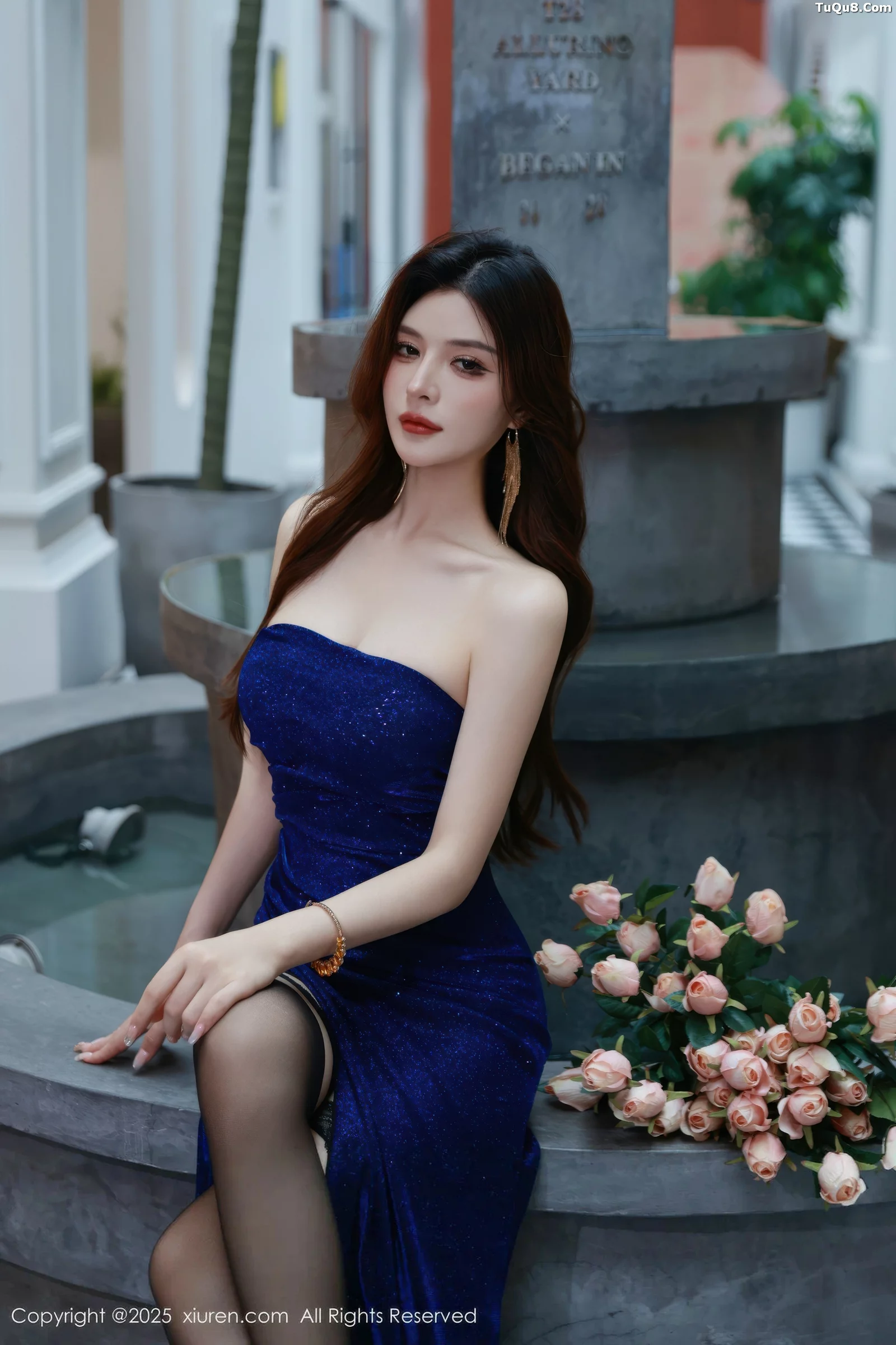 Xgyw.Org_[XiuRen秀人网]No.10740_模特阿依莎性感蓝色连衣裙露蓝色内衣配黑丝袜秀曼妙身材诱惑写真71P