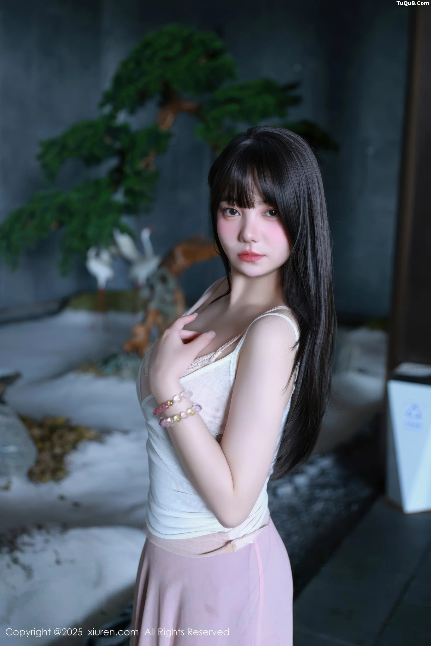 Xgyw.Org_[XiuRen秀人网]No.10746_模特软情性感低胸紫色长裙露粉色内衣秀曼妙身姿迷人诱惑写真86P