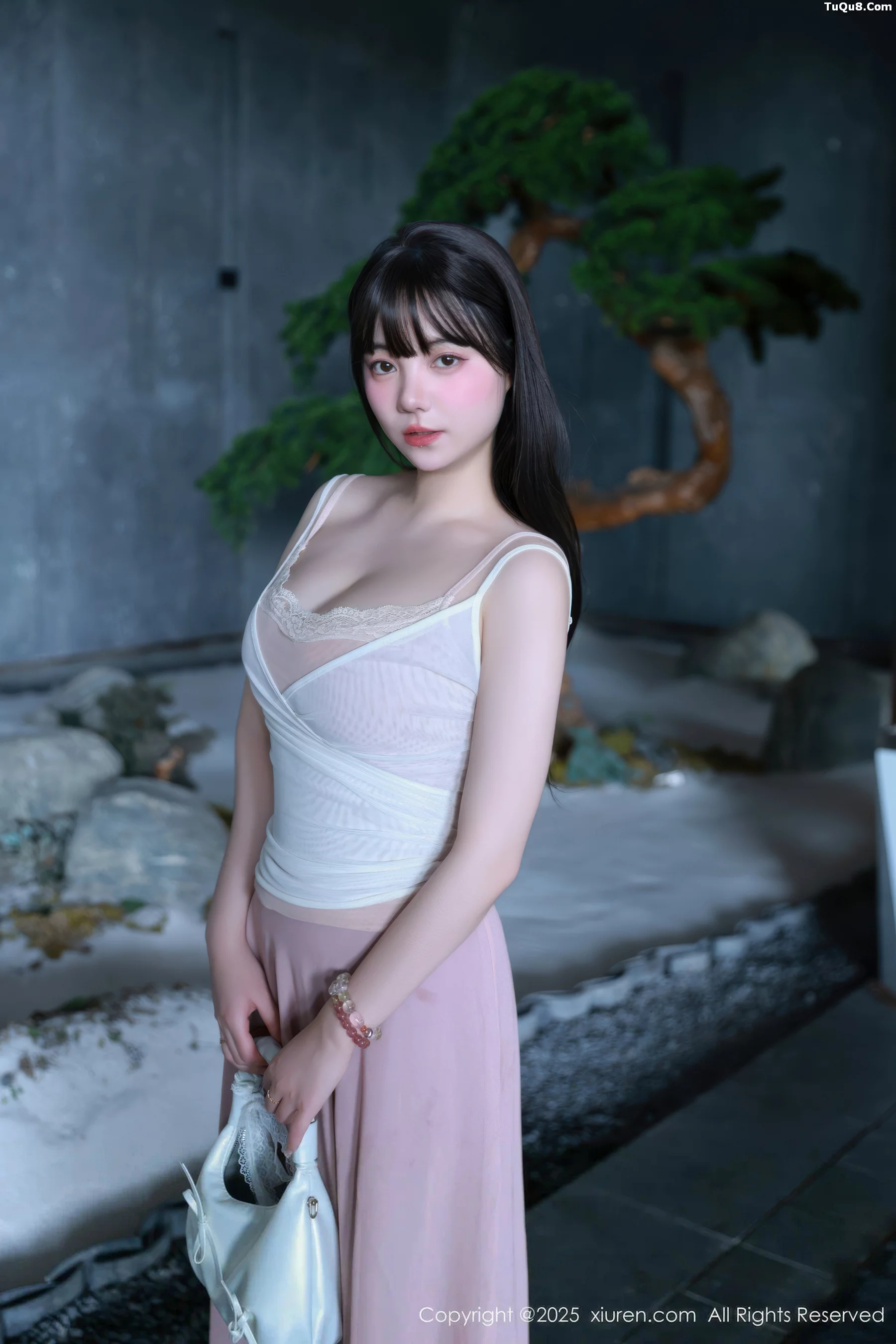 Xgyw.Org_[XiuRen秀人网]No.10746_模特软情性感低胸紫色长裙露粉色内衣秀曼妙身姿迷人诱惑写真86P