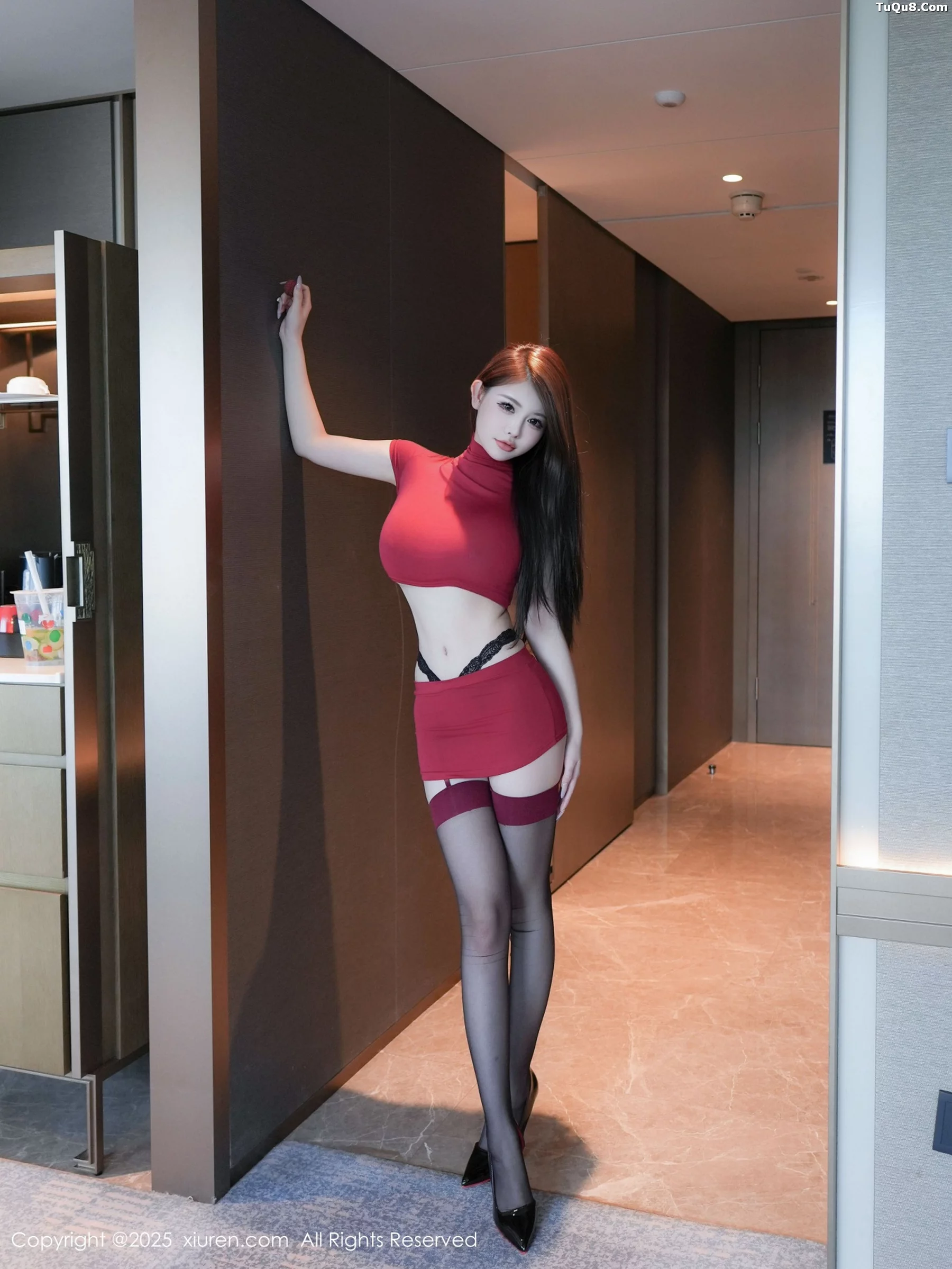 Xgyw.Org_[XiuRen秀人网]No.10765_模特甜妮性感OL服饰+红色短裙套装配黑丝袜秀丰腴身姿诱惑写真60P