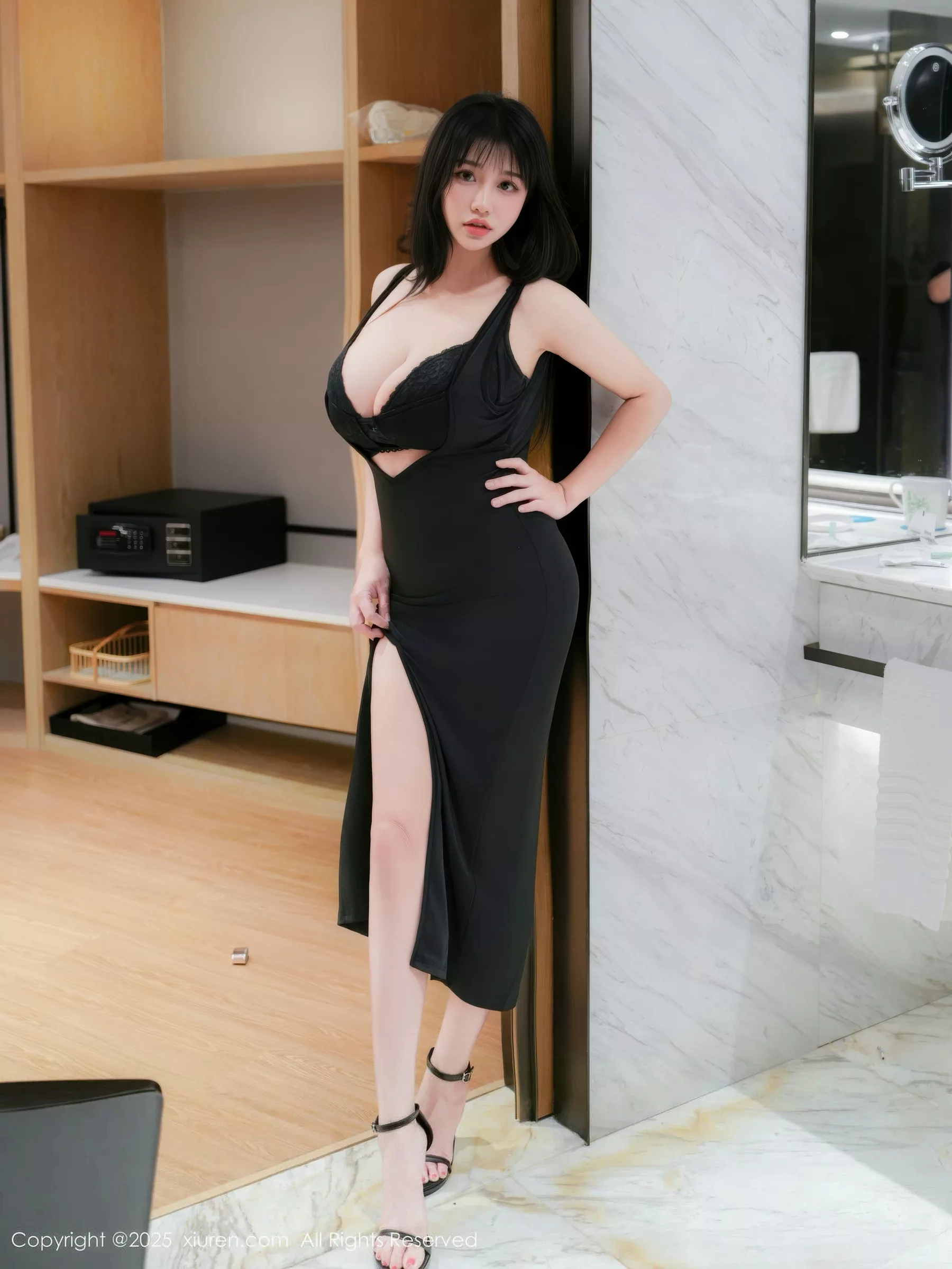 Xgyw.Org_[XiuRen秀人网]No.10779_模特小紫藤性感黑色连衣裙露黑色蕾丝内衣秀丰满身材诱惑写真64P