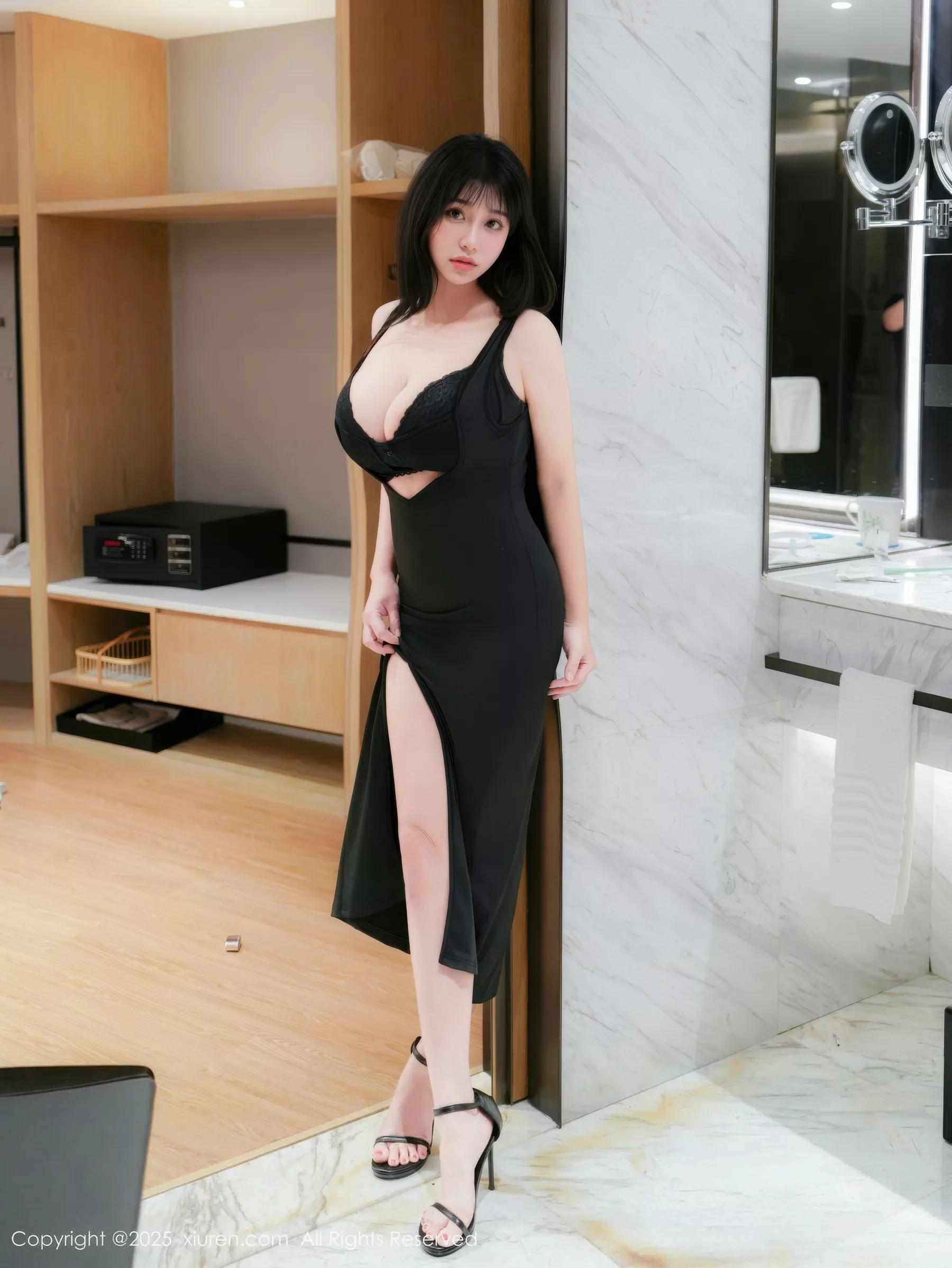Xgyw.Org_[XiuRen秀人网]No.10779_模特小紫藤性感黑色连衣裙露黑色蕾丝内衣秀丰满身材诱惑写真64P
