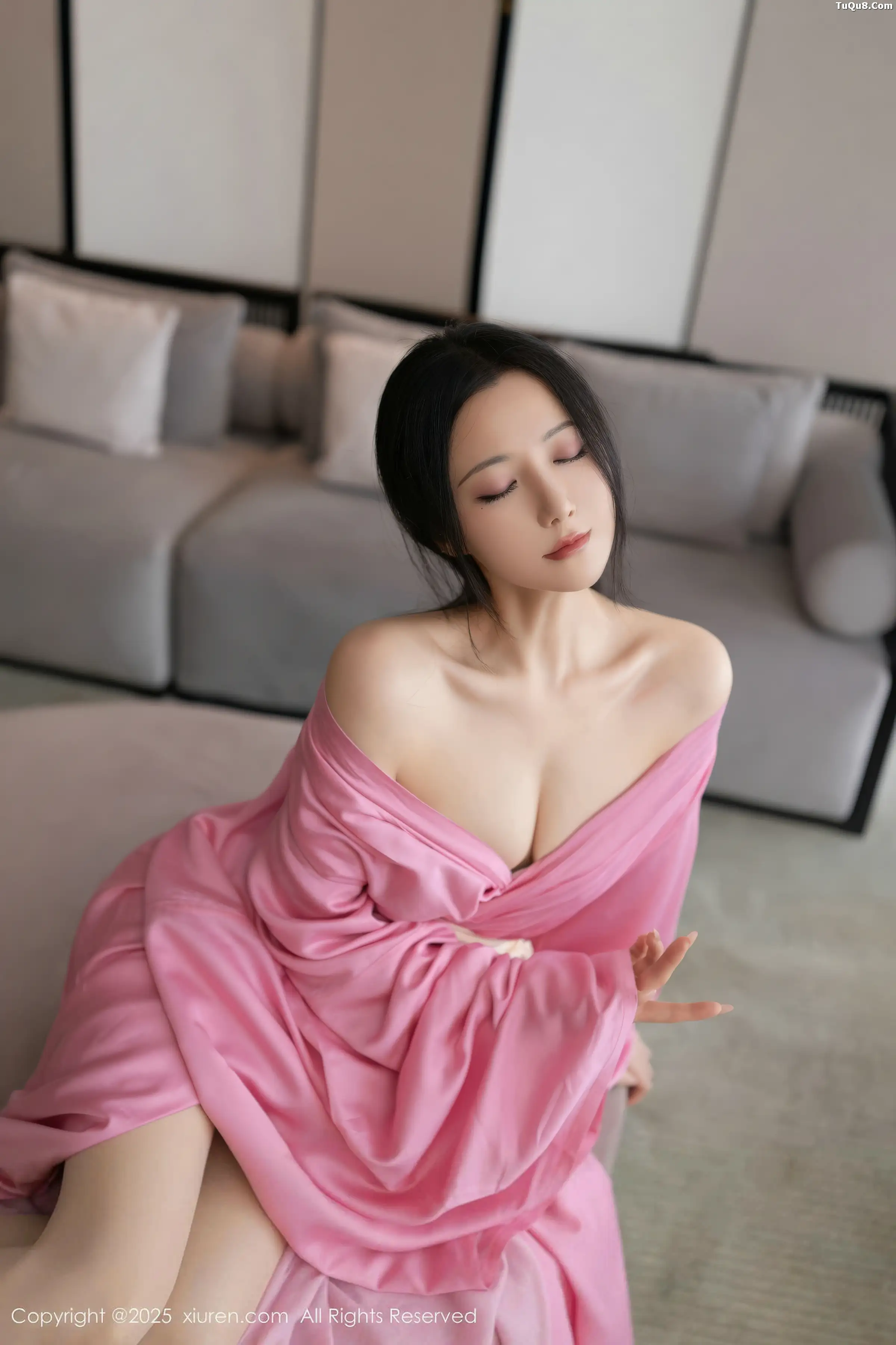 Xgyw.Org_[XiuRen秀人网]No.11049_模特鱼子酱Fish性感粉色月影纱配超薄肉丝秀曼妙身姿诱惑写真82P