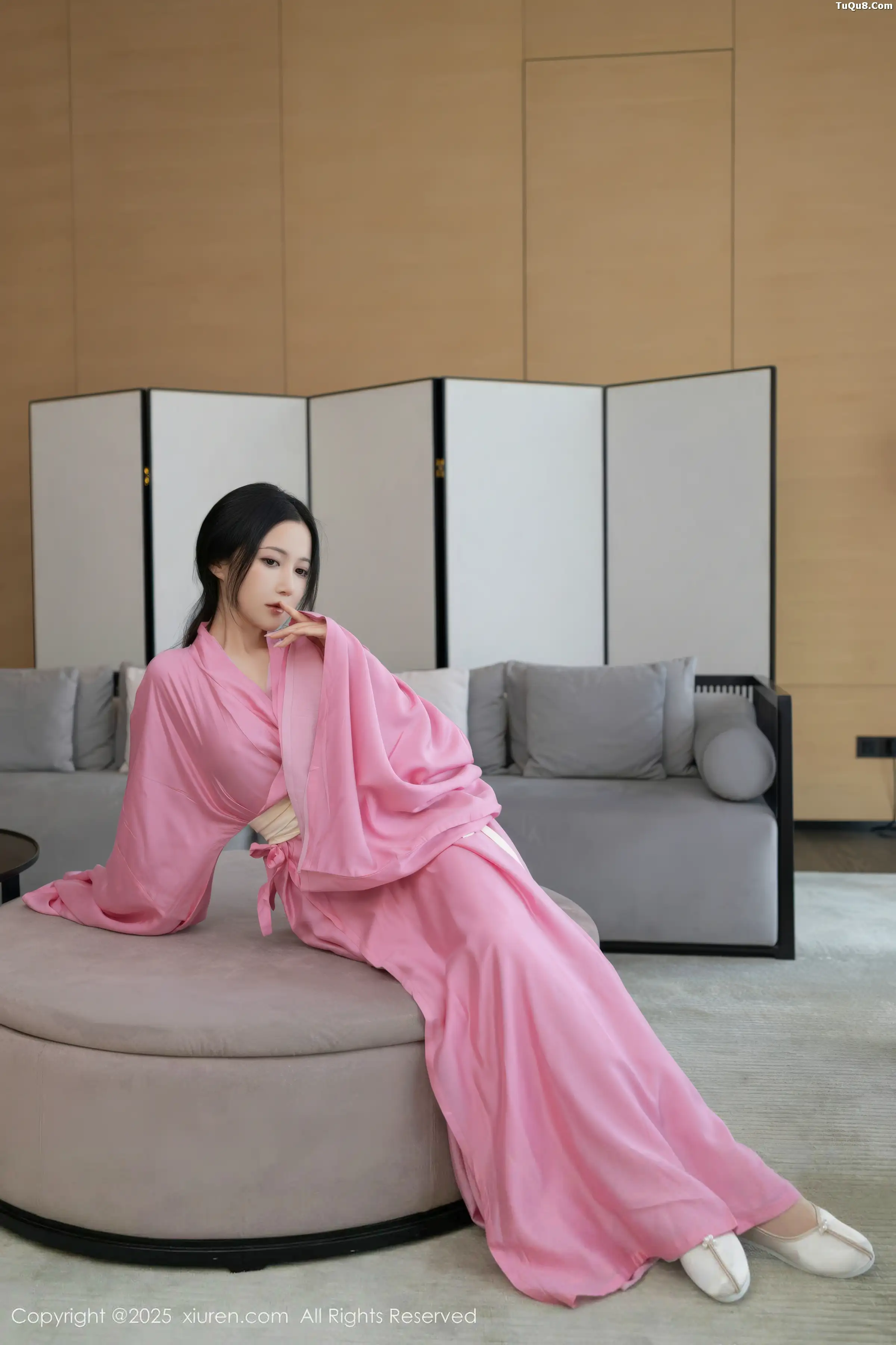 Xgyw.Org_[XiuRen秀人网]No.11049_模特鱼子酱Fish性感粉色月影纱配超薄肉丝秀曼妙身姿诱惑写真82P