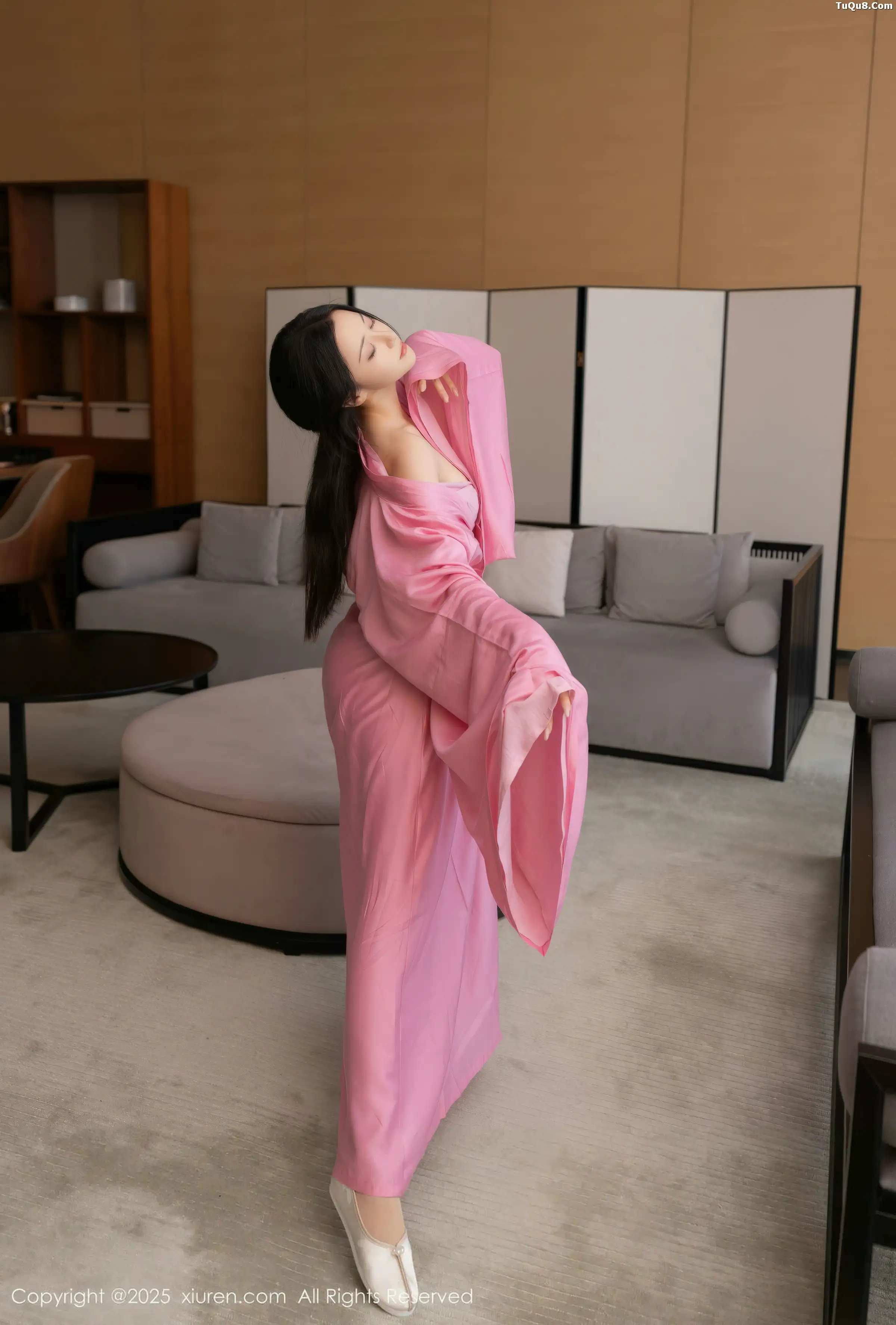 Xgyw.Org_[XiuRen秀人网]No.11049_模特鱼子酱Fish性感粉色月影纱配超薄肉丝秀曼妙身姿诱惑写真82P