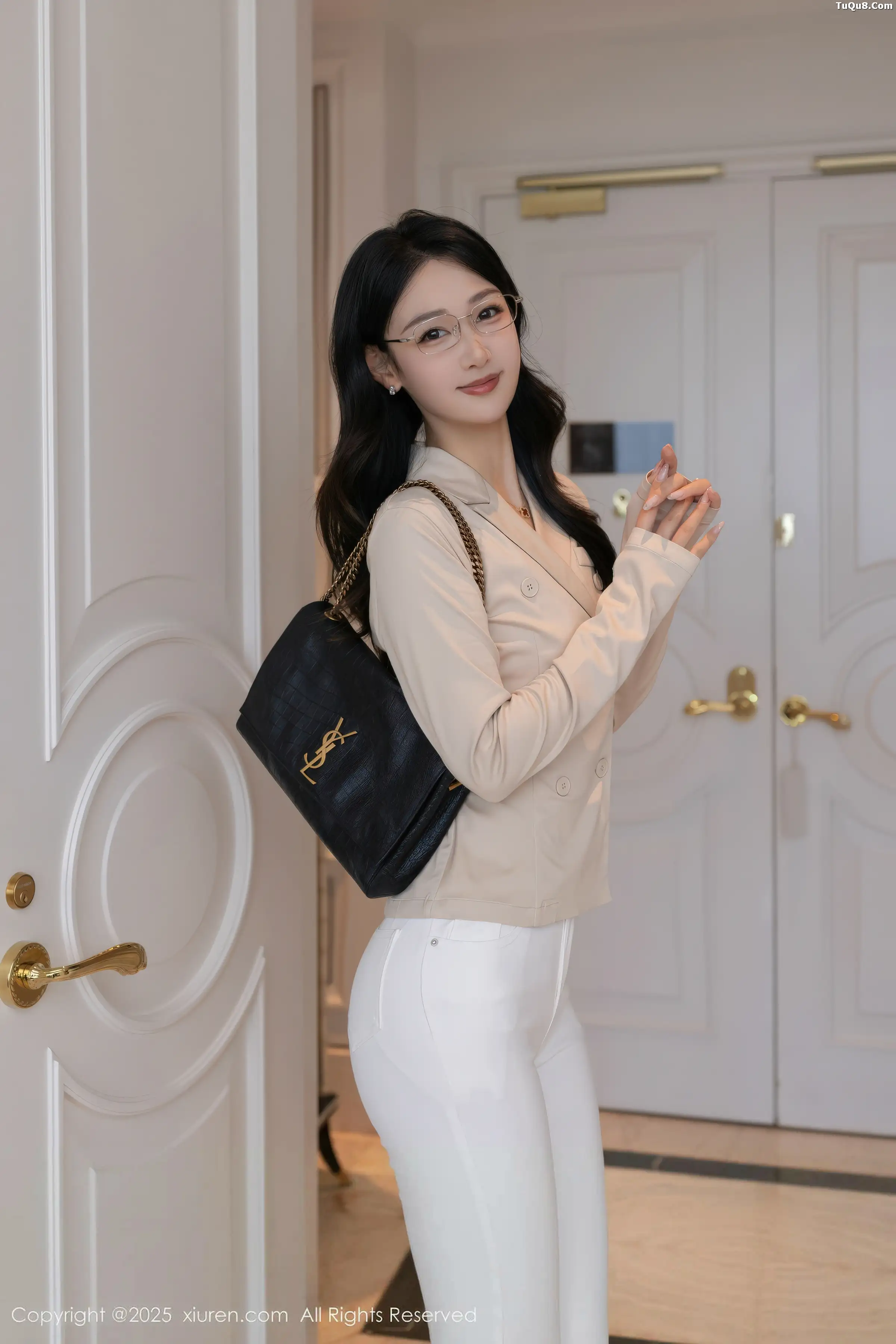 Xgyw.Org_[XiuRen秀人网]No.11053_模特唐安琪性感OL服饰露浅色内衣配超薄肉丝秀曼妙身姿诱惑写真84P