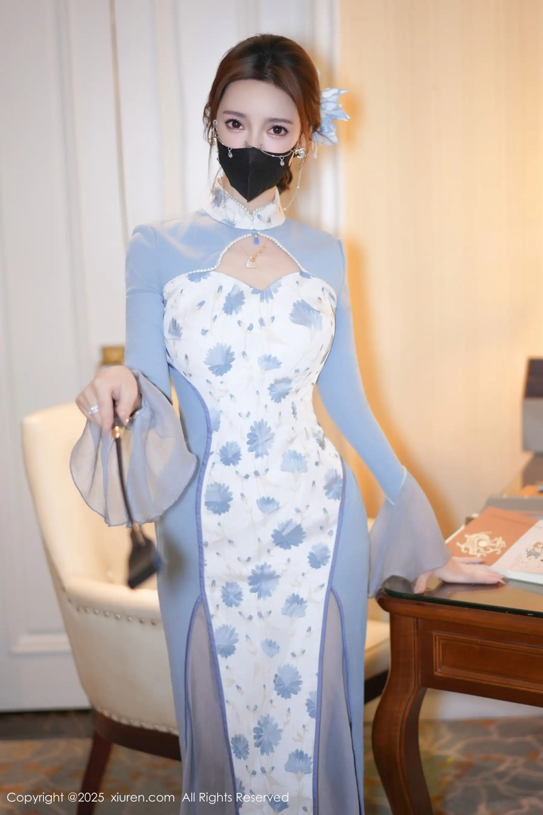 Xgyw.Org_[XiuRen秀人网]No.11033_模特Twins-桃桃性感蓝色连衣裙露白色内衣秀曼妙身姿诱惑写真80P