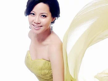 东方美色丽人美女艺人易莉高清写真20P