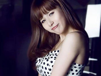 东方美色丽人美女歌手刘成吟性感写真13P
