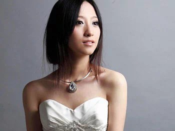 东方美色丽人青年演员王若涵白裙清爽写真20P