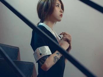 [Toutiao头条女神]No.777_嫩模李温柔私房楼梯间秘书制服秀性感美腿诱人写真36P