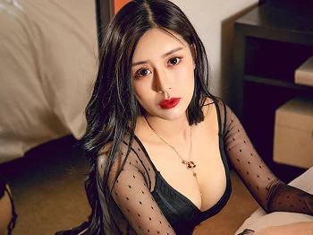 [Ugirls爱尤物]No.1774_嫩模吴美溪私房黑色蕾丝情趣内衣秀火辣身材诱惑写真35P