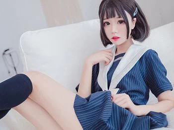 [喵糖映画]Vol.013_大眼萌妹居家性感蓝色连身裙配黑色腿袜呆萌可爱写真40P