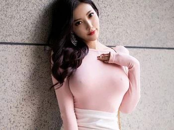 [XiaoYu画语界]Vol.310_女神杨晨晨sugar真空粉色露背上衣秀美乳激凸撩人诱惑写真72P
