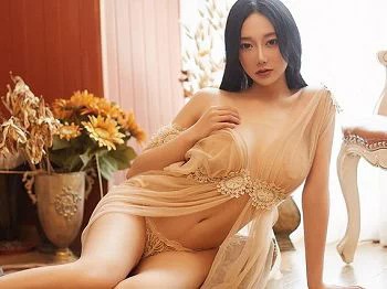 [YouMi尤蜜]Vol.144_嫩模何嘉颖私房粉色真空睡衣+情趣薄纱透视秀豪乳诱惑写真45P