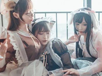 [喵糖映画]Vol.146_三位性感姐妹花居家私房薄纱女仆装透视秀完美身材诱惑写真33P