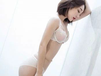 [IMISS爱蜜社]Vol.510_嫩模九月生心愿旅拍轻薄精致睡衣露性感内衣迷人诱惑写真44P