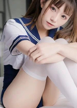 [喵糖映画]JKL.006_泳装JK制服美少女私房床上性感白丝袜秀翘臀美腿靓丽迷人写真43P